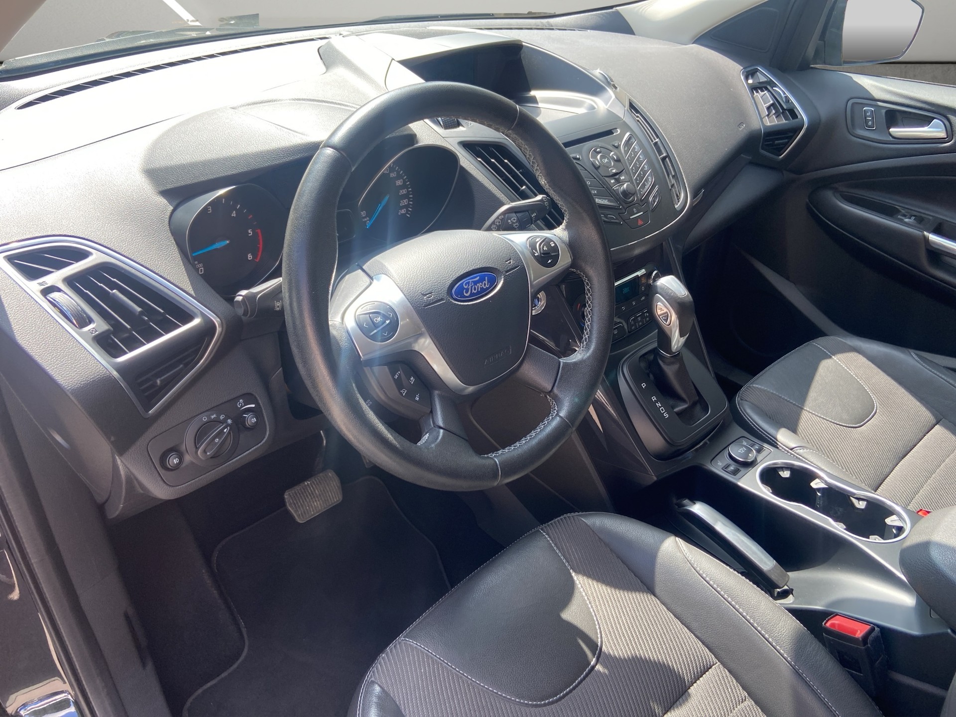 FORD Kuga 2.0 TDCi Titanium 4WD PowerShift-image-11