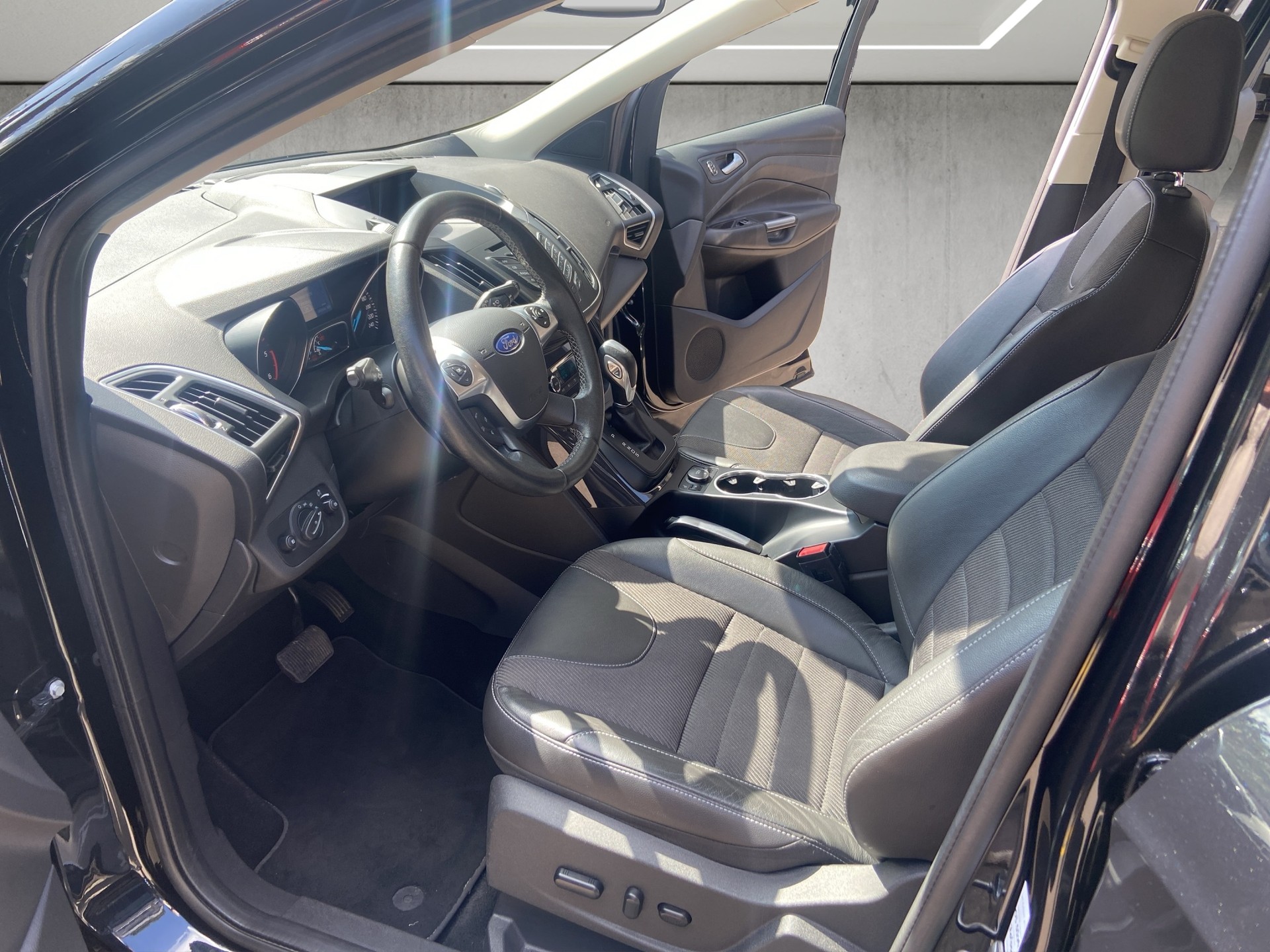 FORD Kuga 2.0 TDCi Titanium 4WD PowerShift-image-6