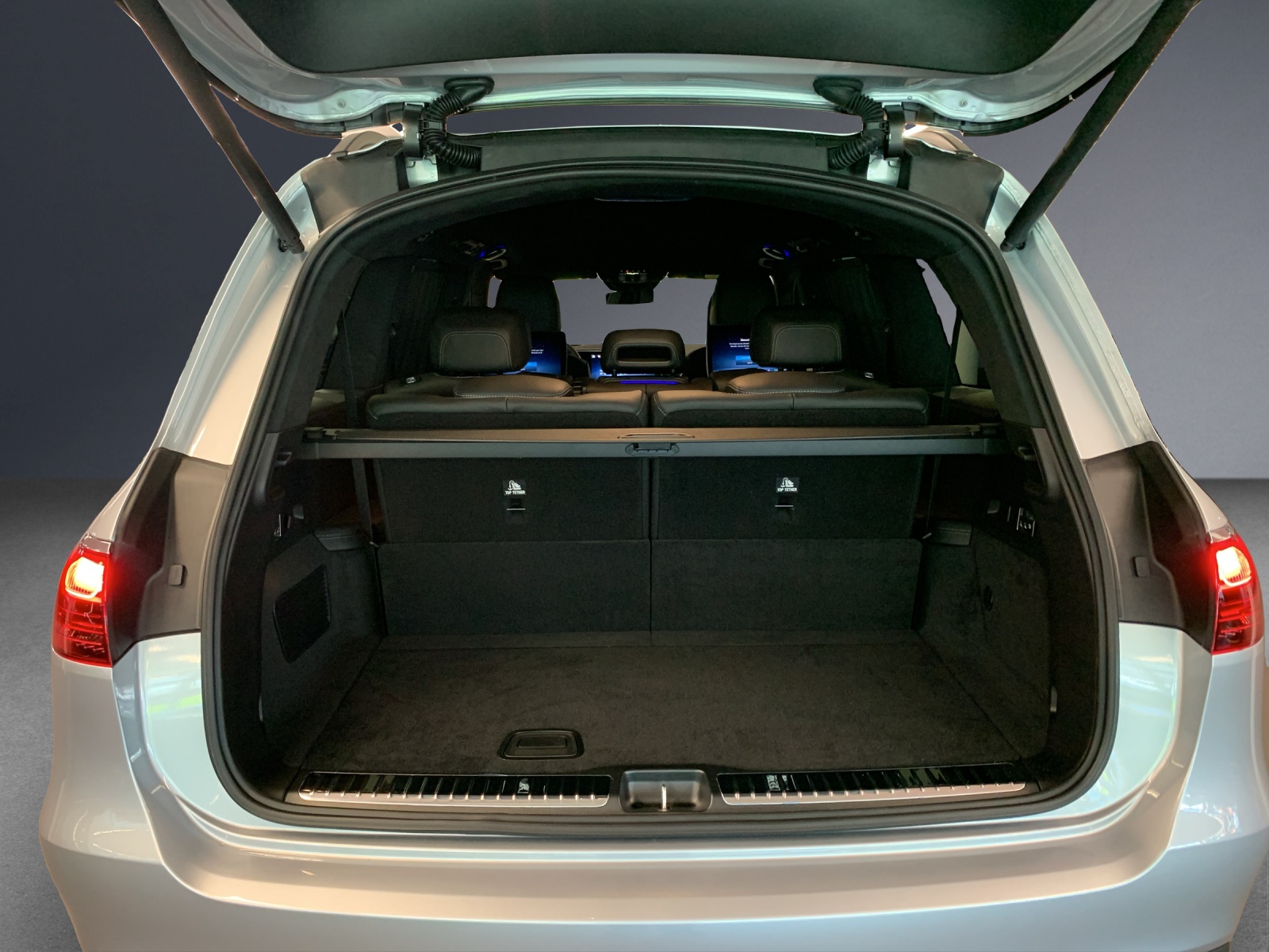 MERCEDES-BENZ GLS 450d 4MATIC-image-14