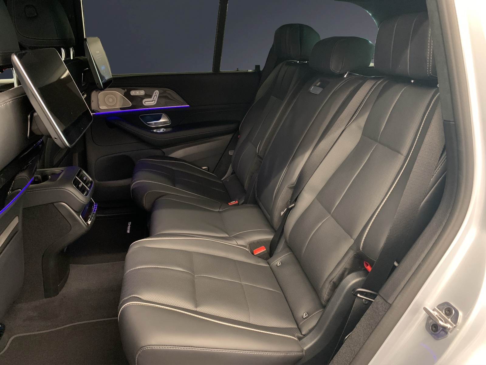 MERCEDES-BENZ GLS 450d 4MATIC-image-12