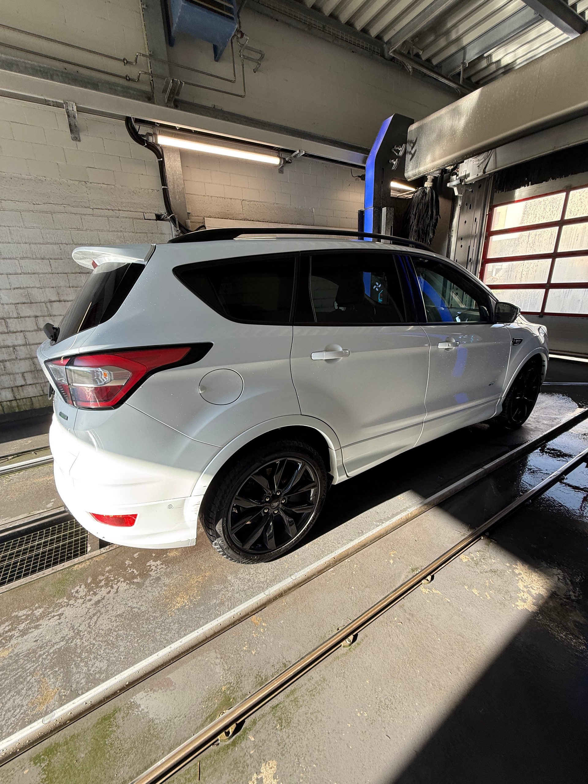 FORD Kuga 2.0 SCTi ST Line High 4WD Automatic-image-4