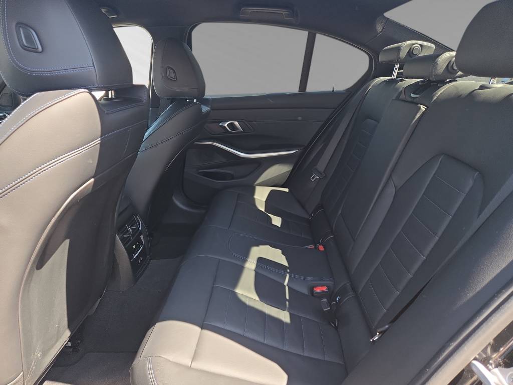 BMW 320d xDrive 48V Steptronic M Sport-image-7