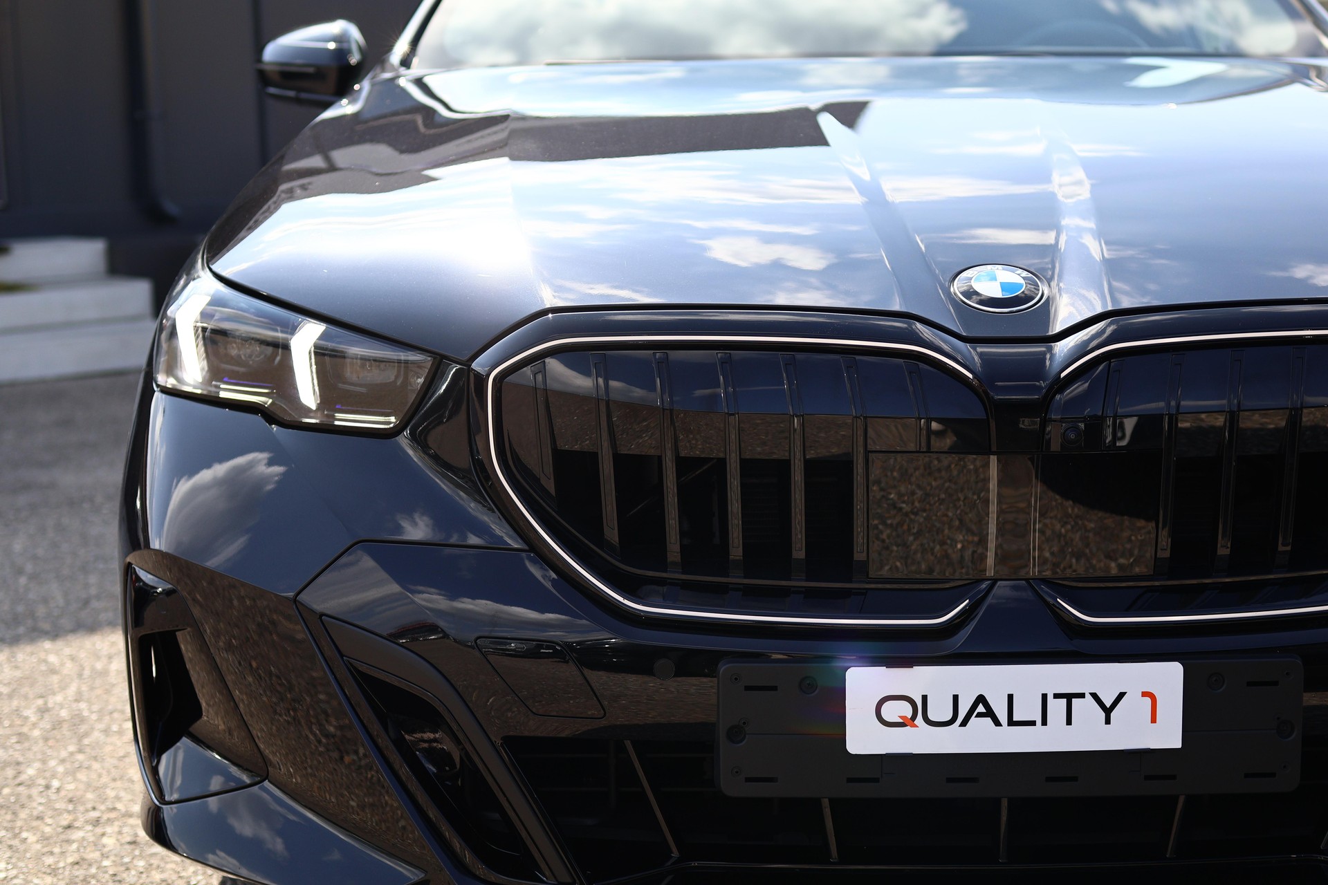 BMW 540d xDrive Touring M Sport Pro * ICONIC GLOW * BELÜFTETE SITZE * AHK *-image-3