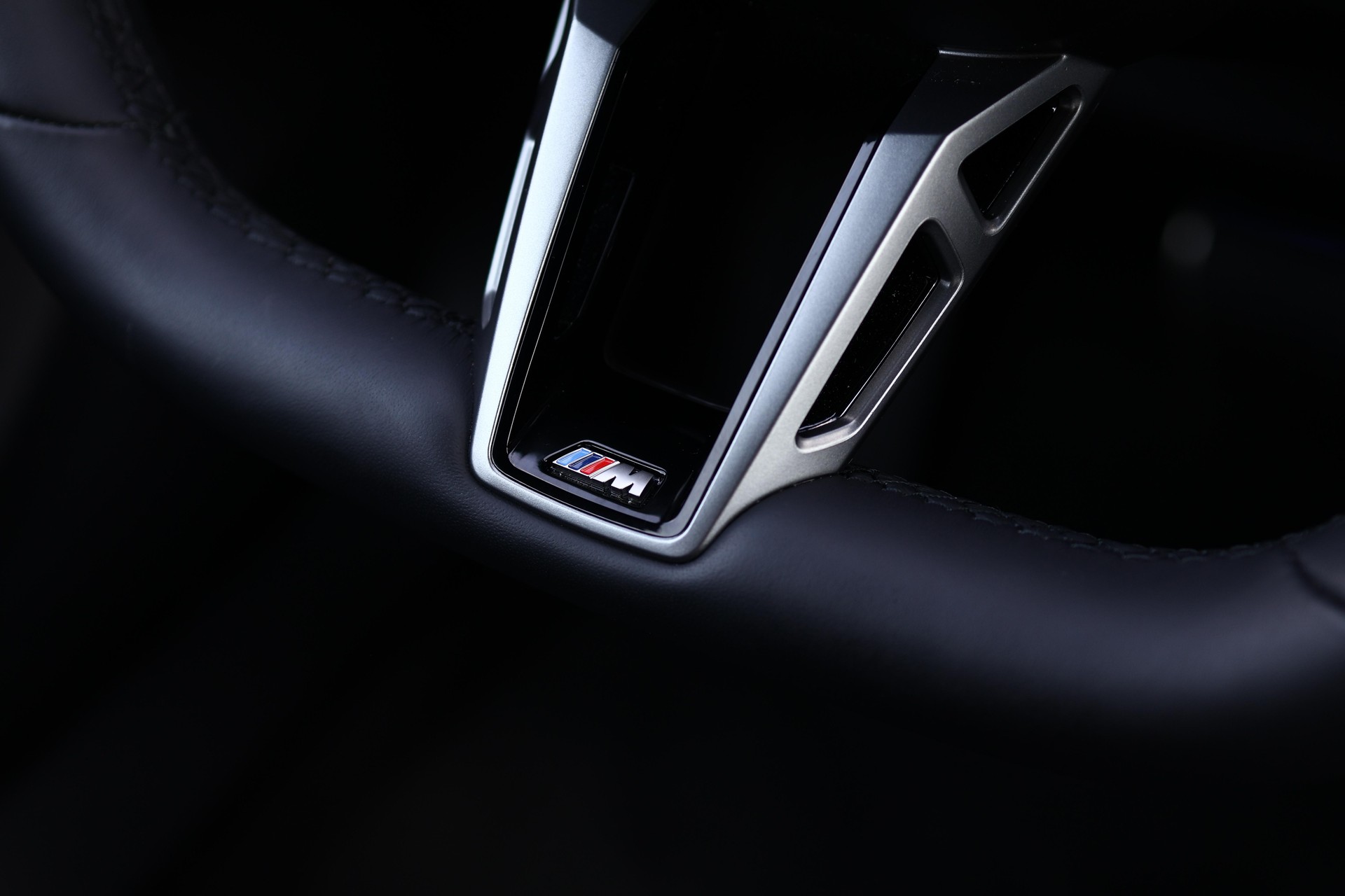 BMW 540d xDrive Touring M Sport Pro * ICONIC GLOW * BELÜFTETE SITZE * AHK *-image-23