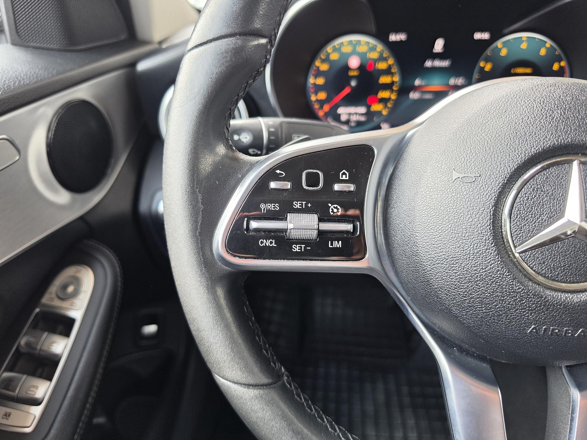 MERCEDES-BENZ C 220 d AMG Line 4Matic 9G-Tronic-image-13