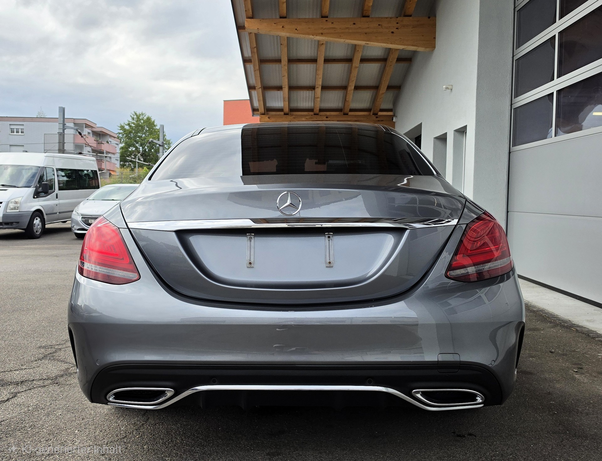 MERCEDES-BENZ C 220 d AMG Line 4Matic 9G-Tronic-image-3