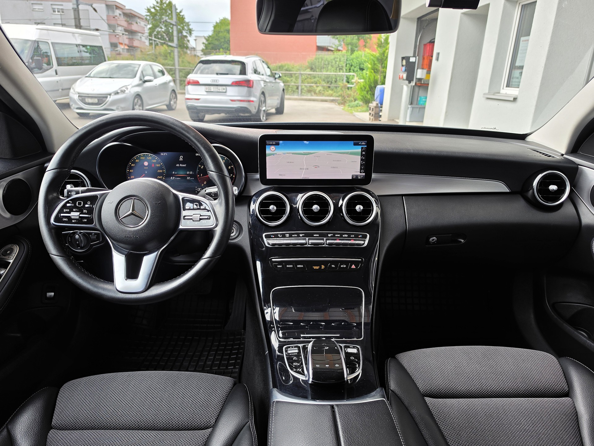 MERCEDES-BENZ C 220 d AMG Line 4Matic 9G-Tronic-image-5