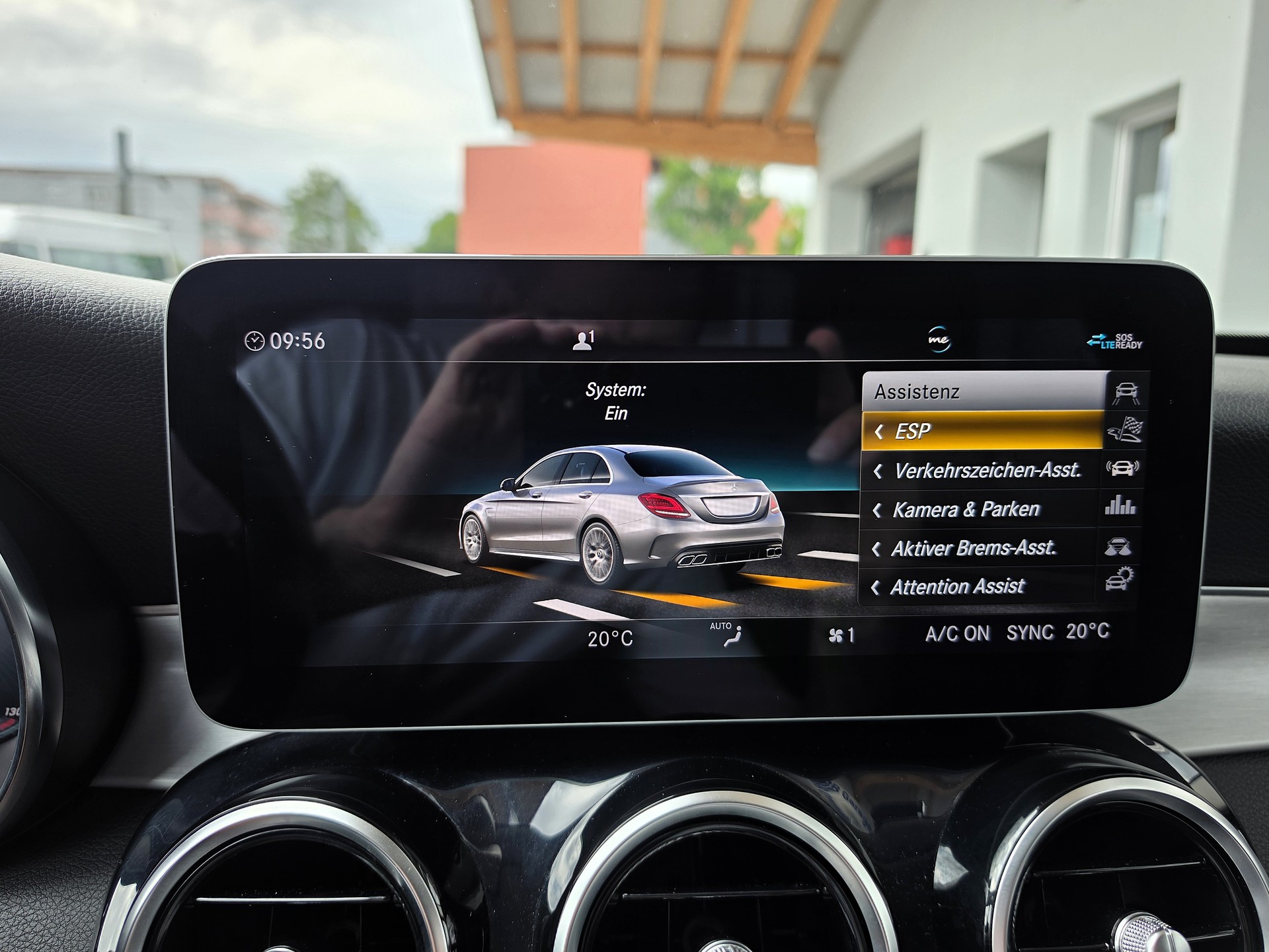 MERCEDES-BENZ C 220 d AMG Line 4Matic 9G-Tronic-image-14