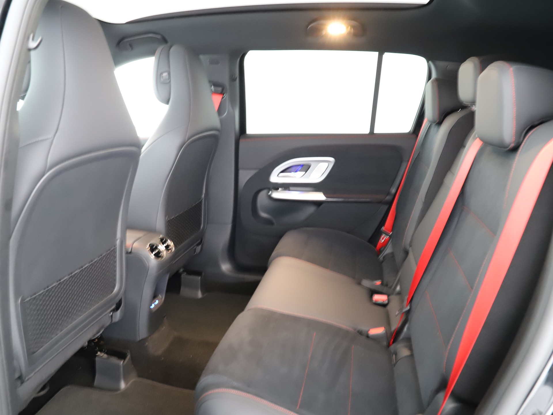 MERCEDES-BENZ GLB 220 4Matic 8G-Tronic-image-10
