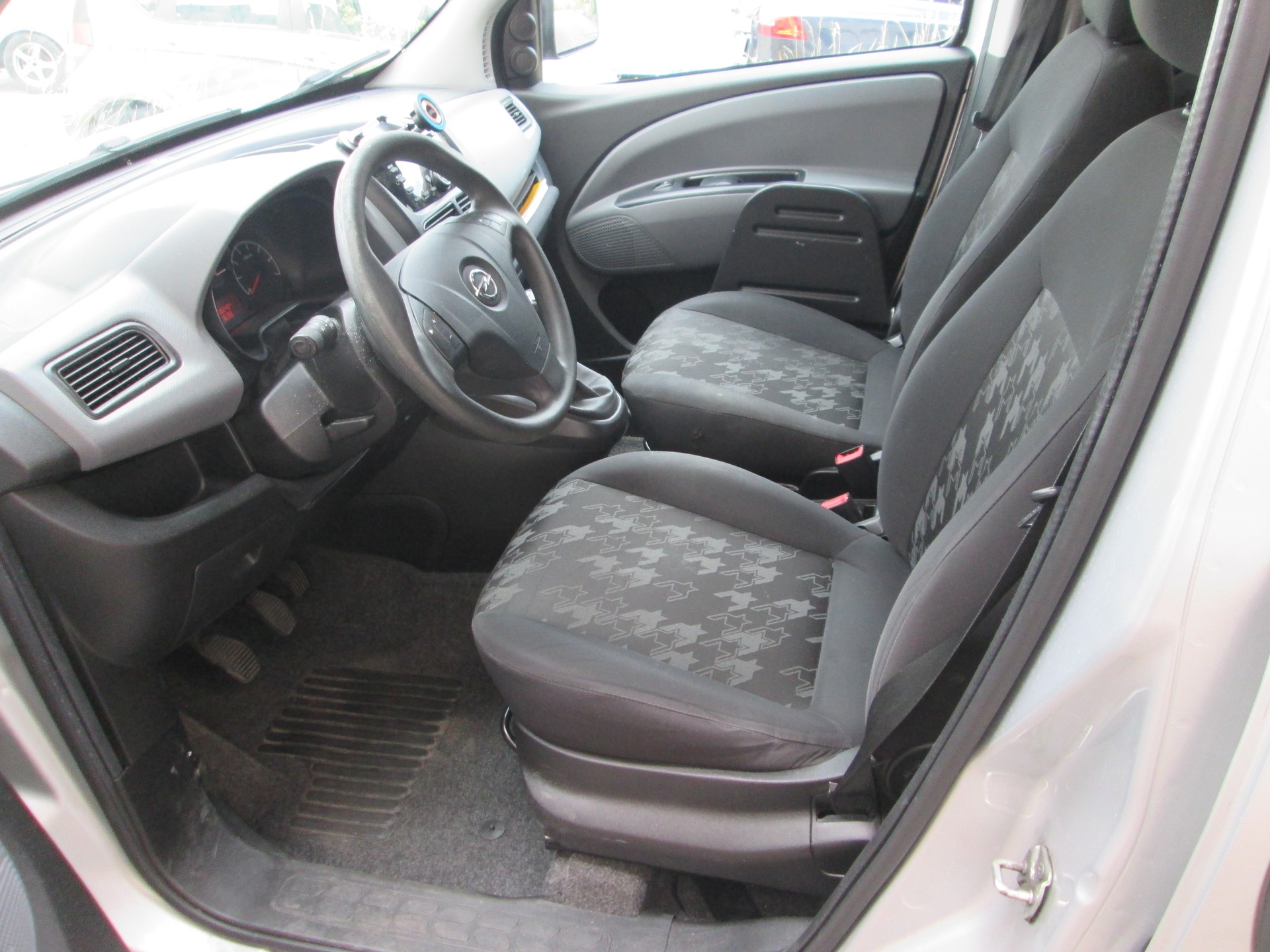 OPEL Combo 1.6 CDTi Enjoy L1H1-image-6