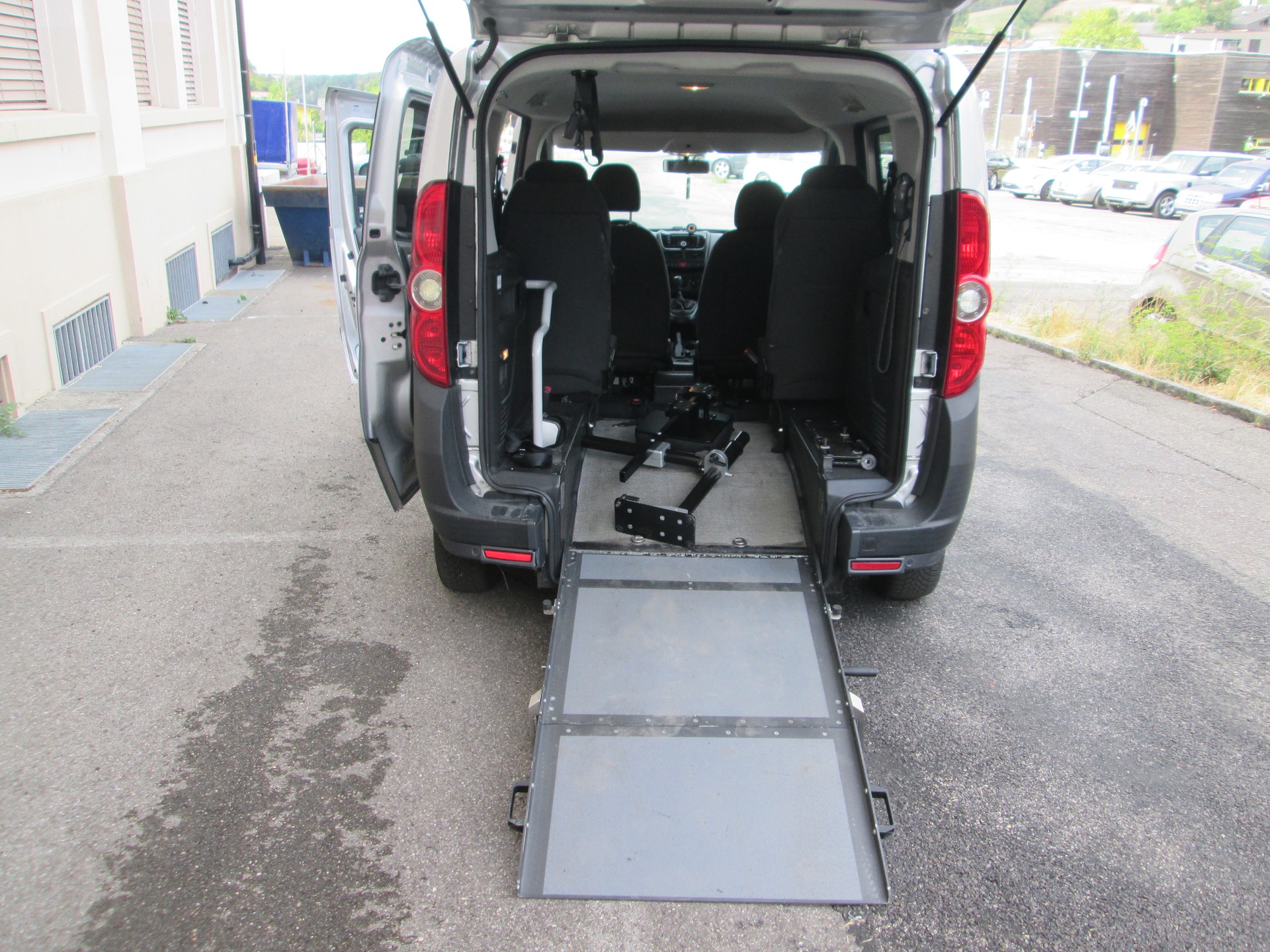 OPEL Combo 1.6 CDTi Enjoy L1H1-image-9