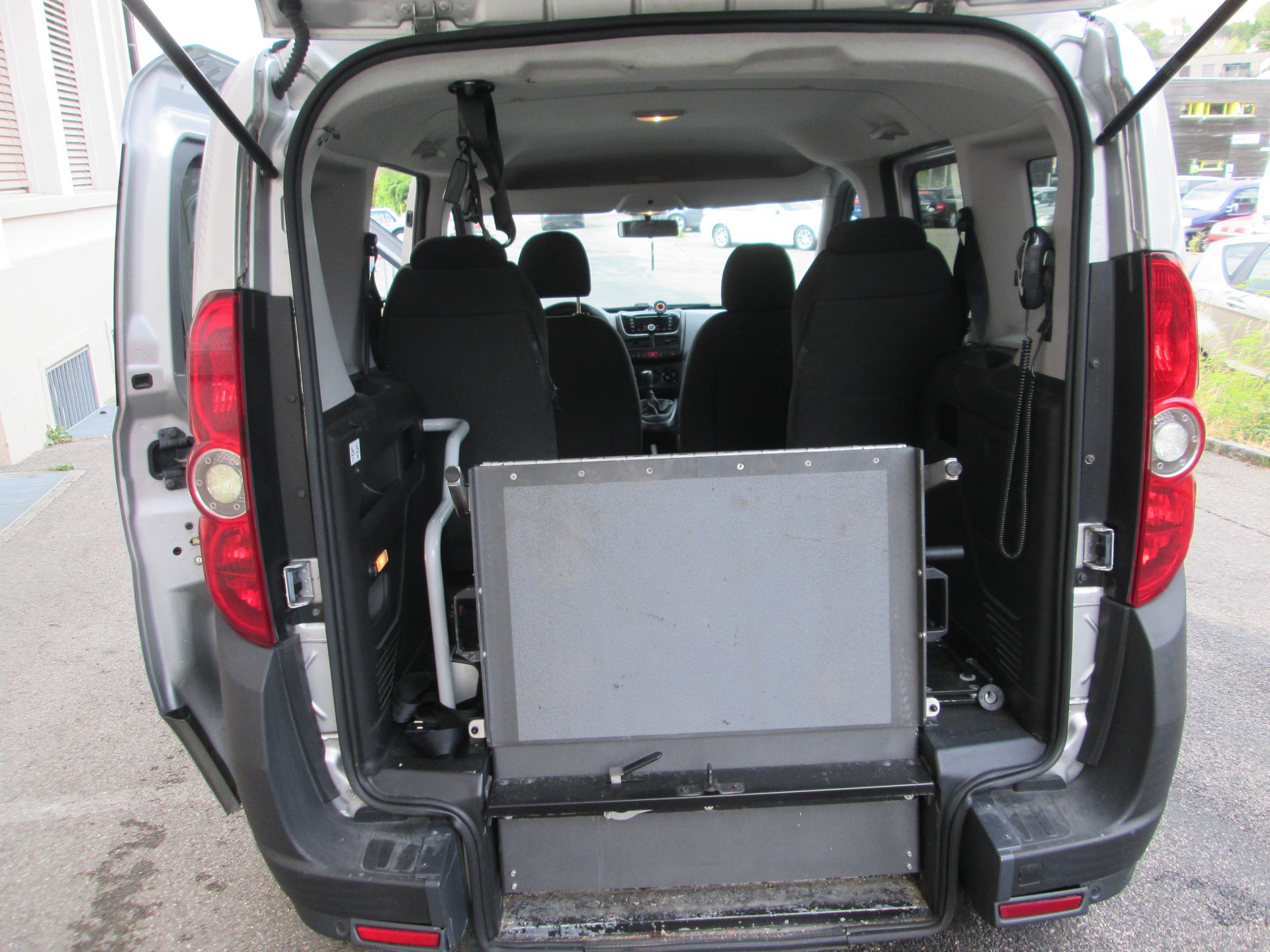 OPEL Combo 1.6 CDTi Enjoy L1H1-image-12