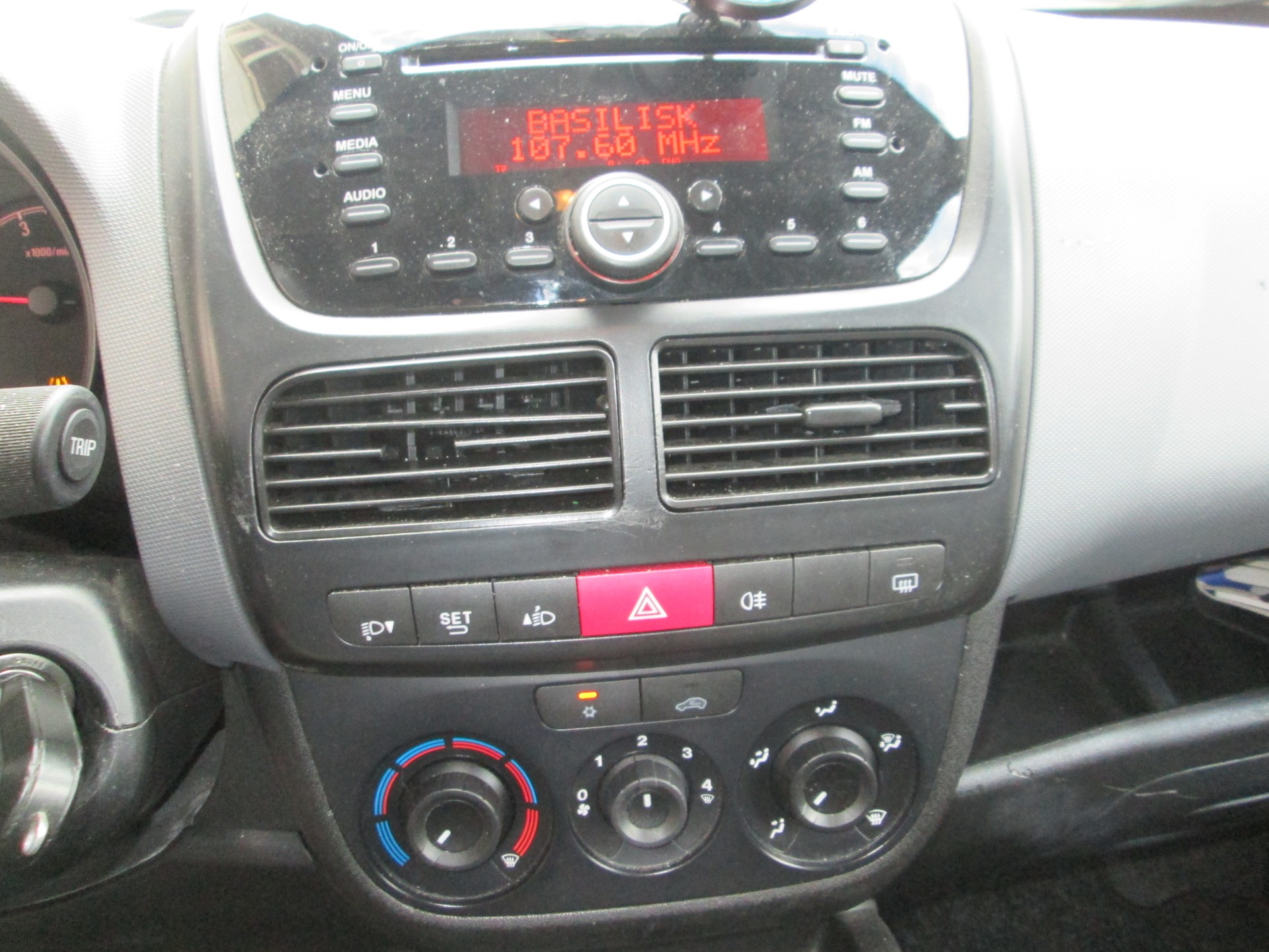 OPEL Combo 1.6 CDTi Enjoy L1H1-image-14