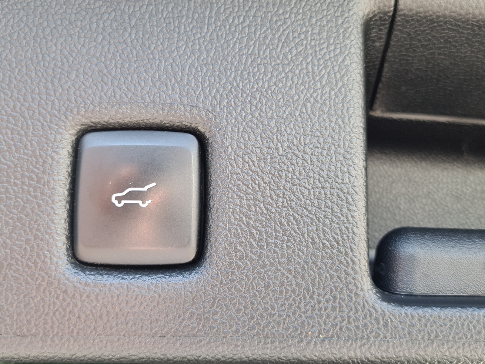 FORD Kuga 2.5i FHEV FULL-HYBRID 183 PS ST-Line X 4x4 AUTOMAT-image-19