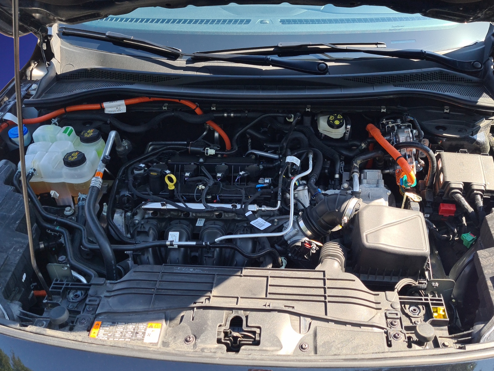 FORD Kuga 2.5i FHEV FULL-HYBRID 183 PS ST-Line X 4x4 AUTOMAT-image-20