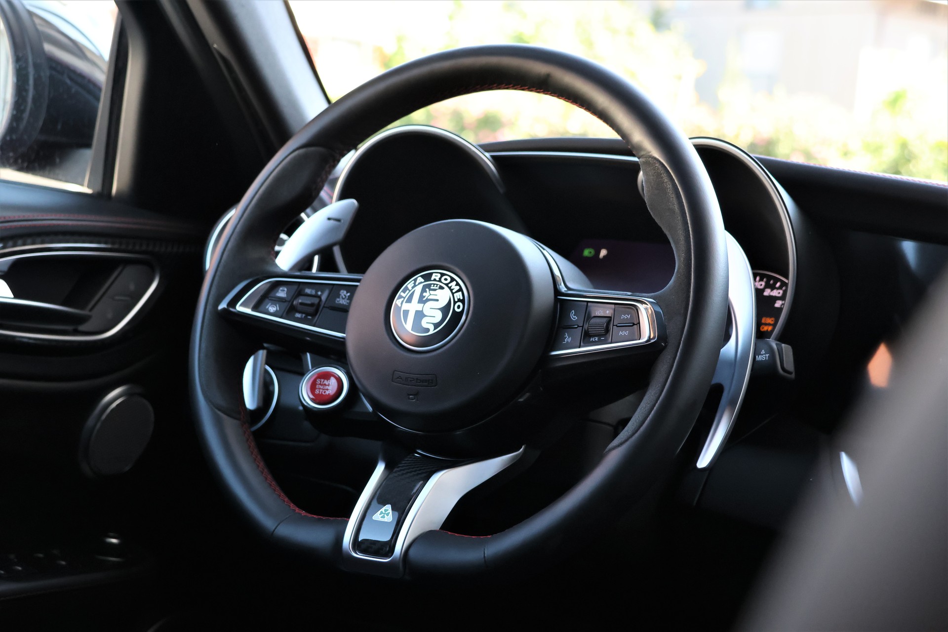 ALFA ROMEO Giulia 2.9 V6 Quadrifoglio Automatic *Facelift*Akrapovic*-image-15