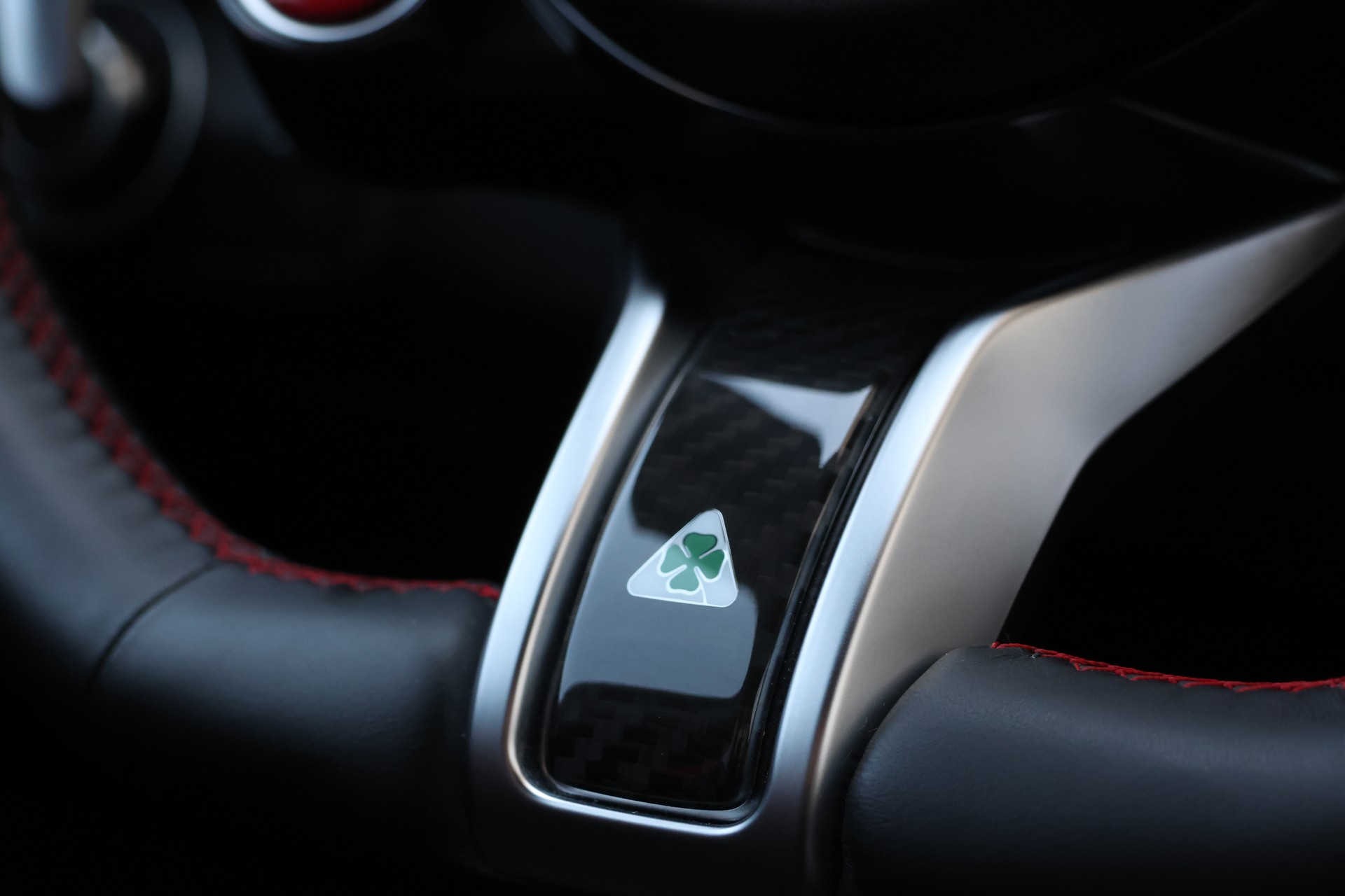ALFA ROMEO Giulia 2.9 V6 Quadrifoglio Automatic *Facelift*Akrapovic*-image-18