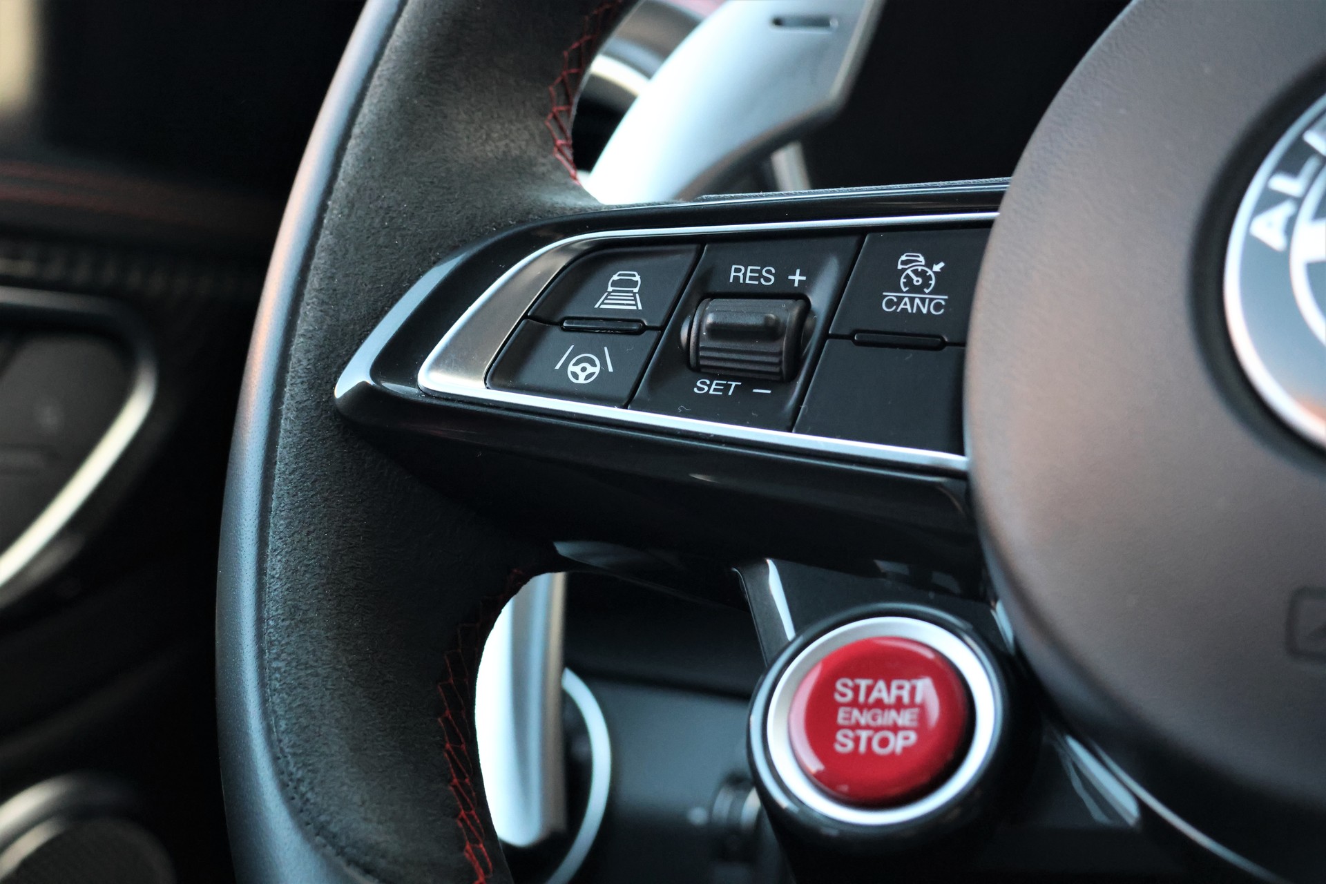 ALFA ROMEO Giulia 2.9 V6 Quadrifoglio Automatic *Facelift*Akrapovic*-image-17