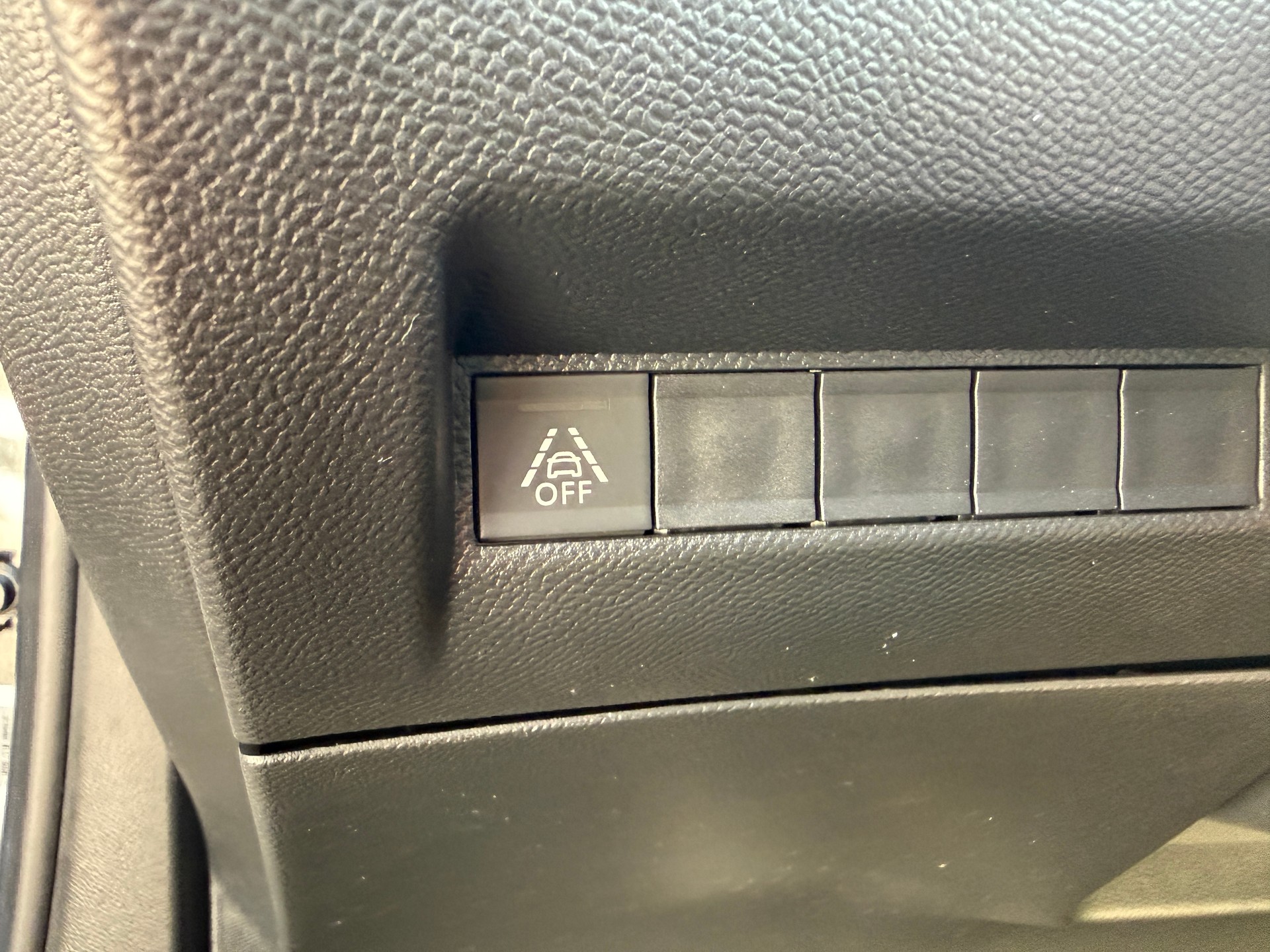 PEUGEOT 2008 1.2 PureTech GT Line-image-12