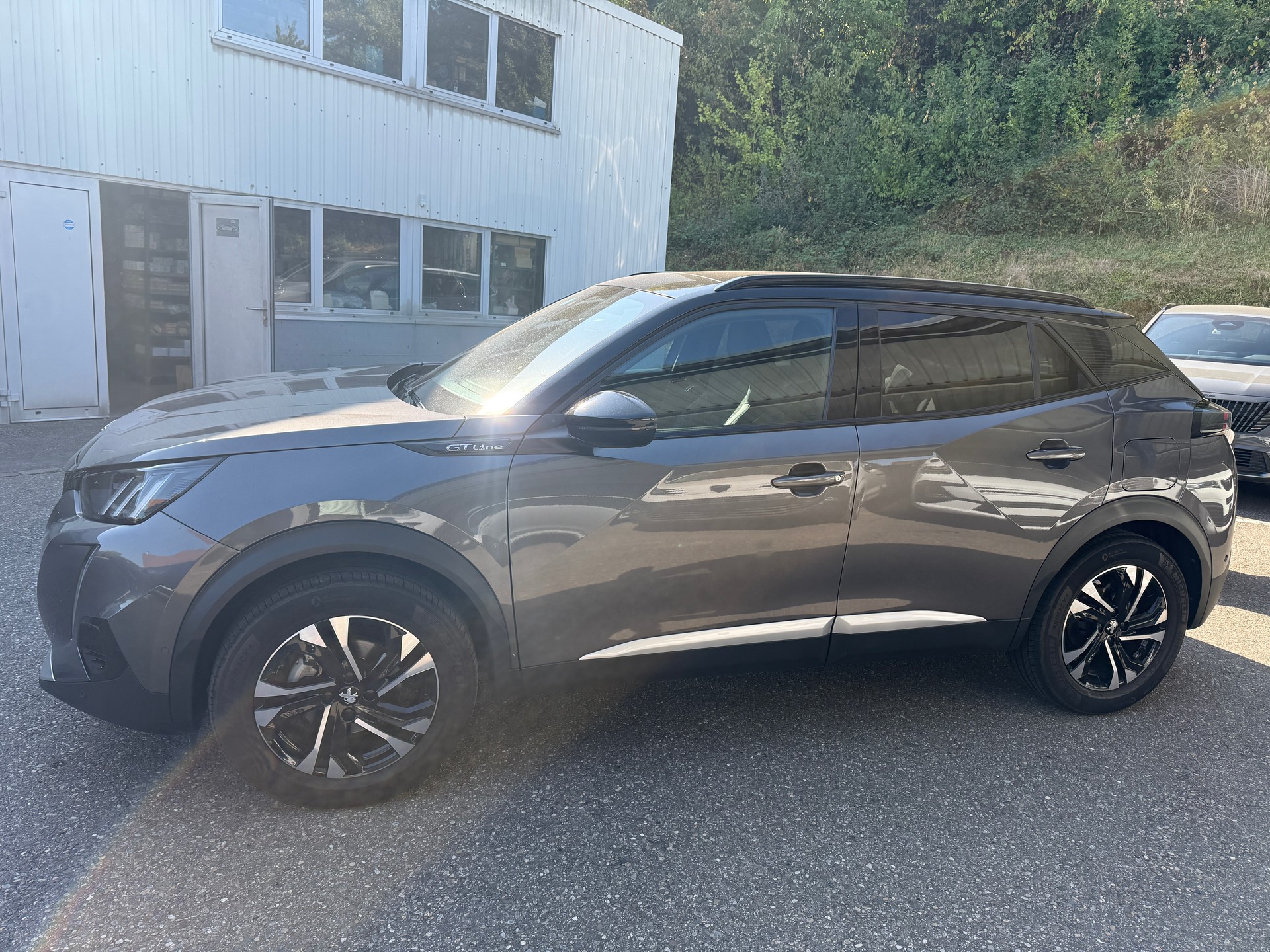 PEUGEOT 2008 1.2 PureTech GT Line-image-1