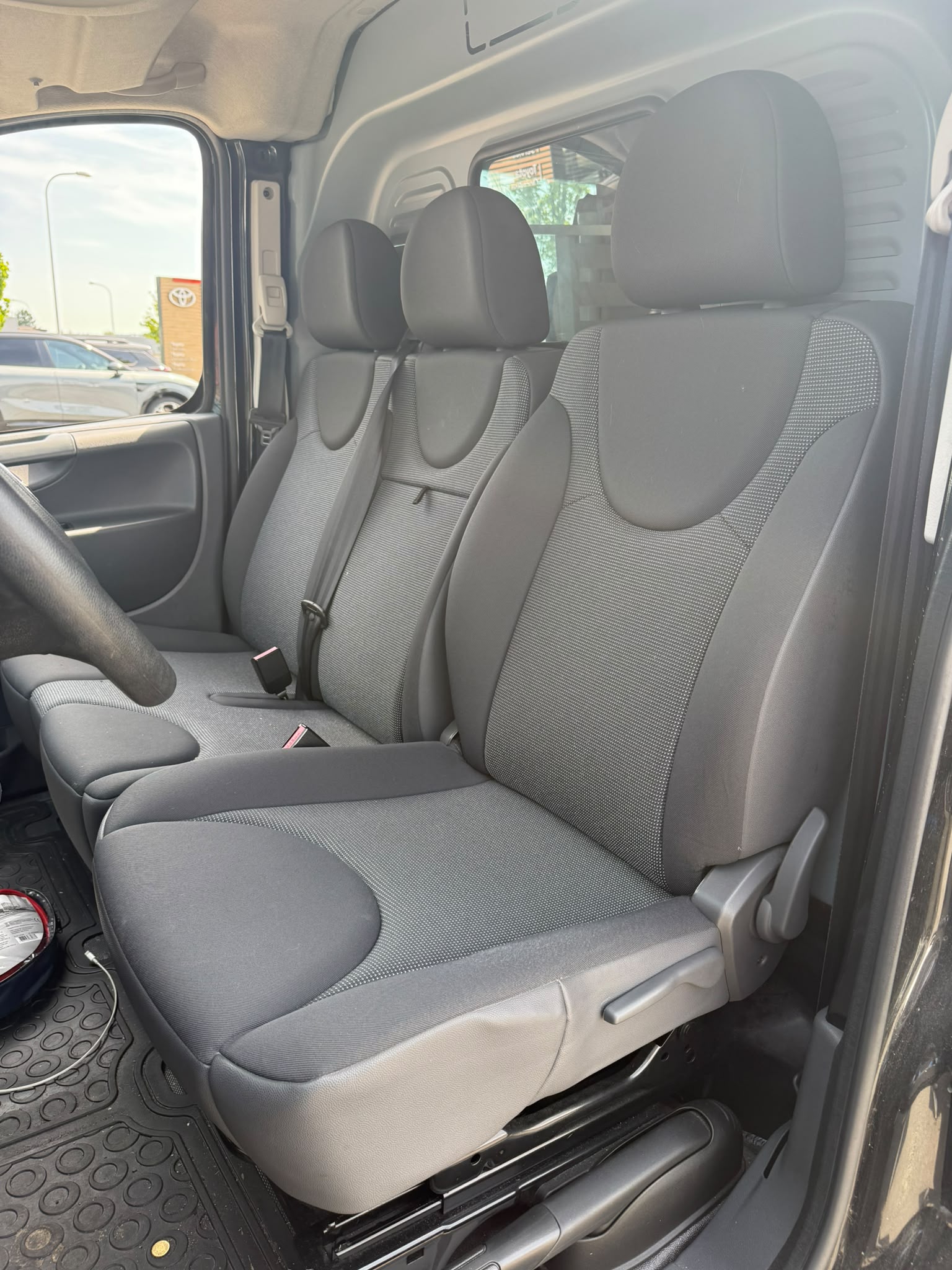 TOYOTA 1.6 D Terra-image-5
