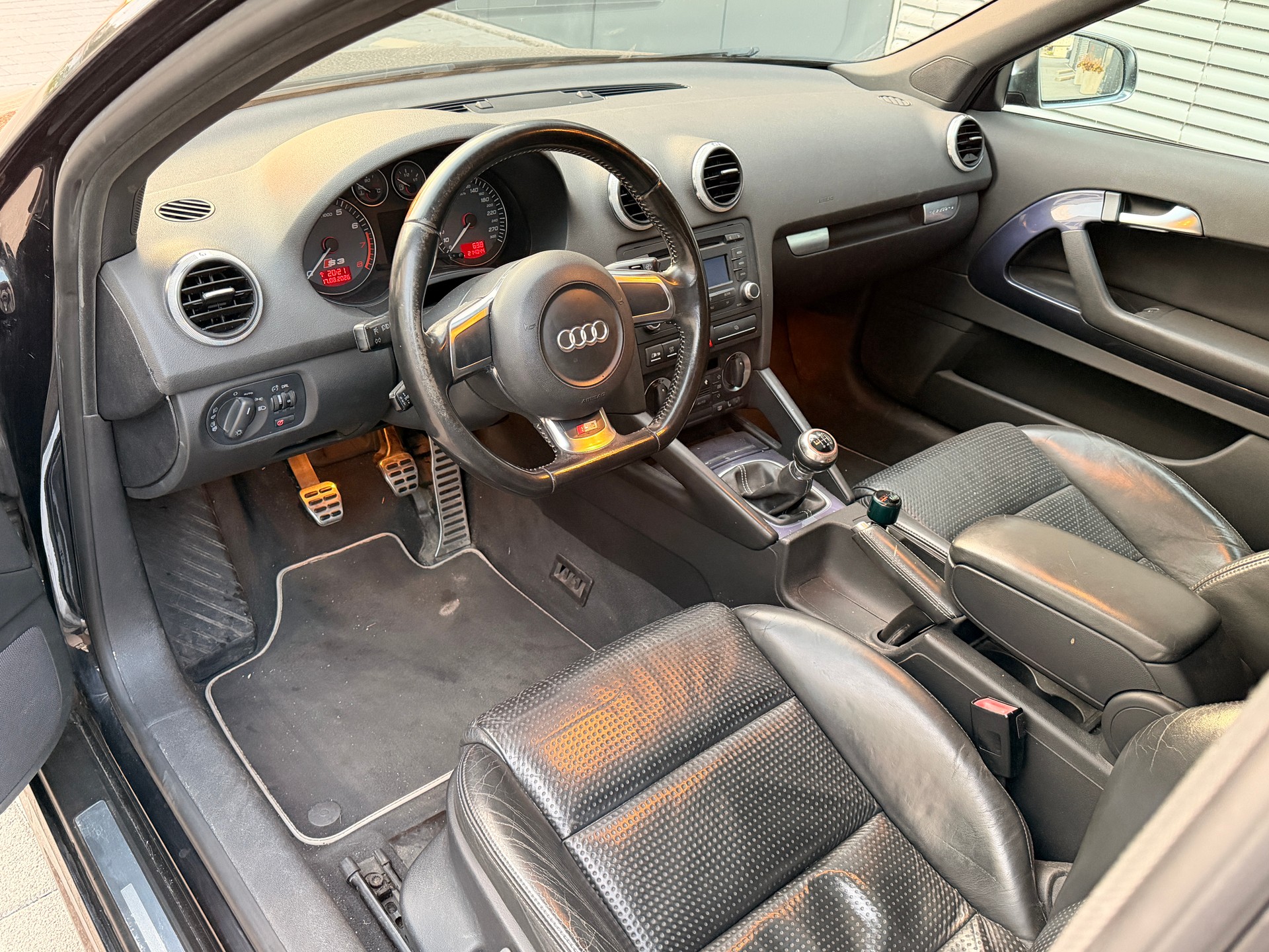 AUDI S3 2.0 Turbo FSI quattro-image-4