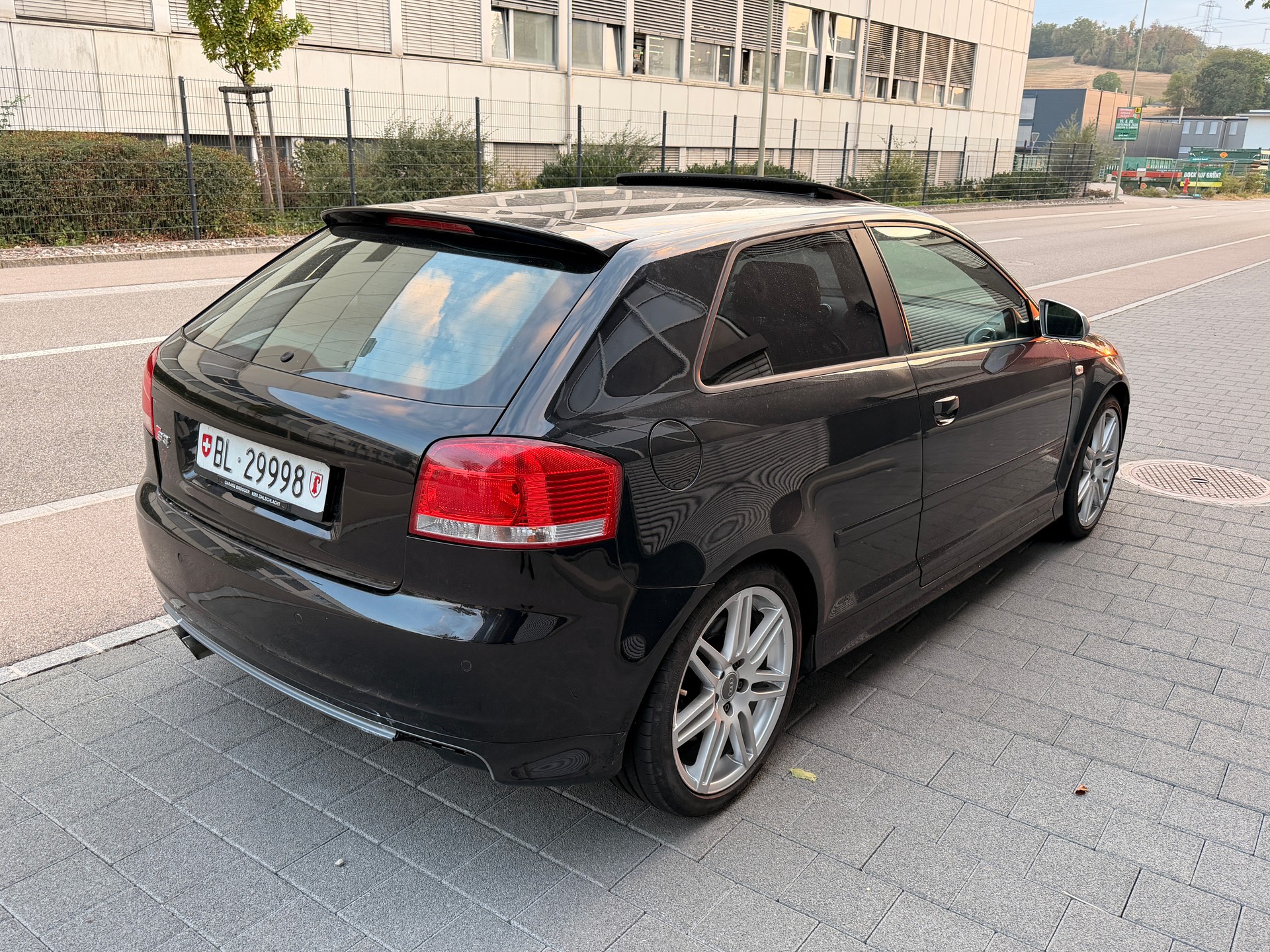 AUDI S3 2.0 Turbo FSI quattro-image-2