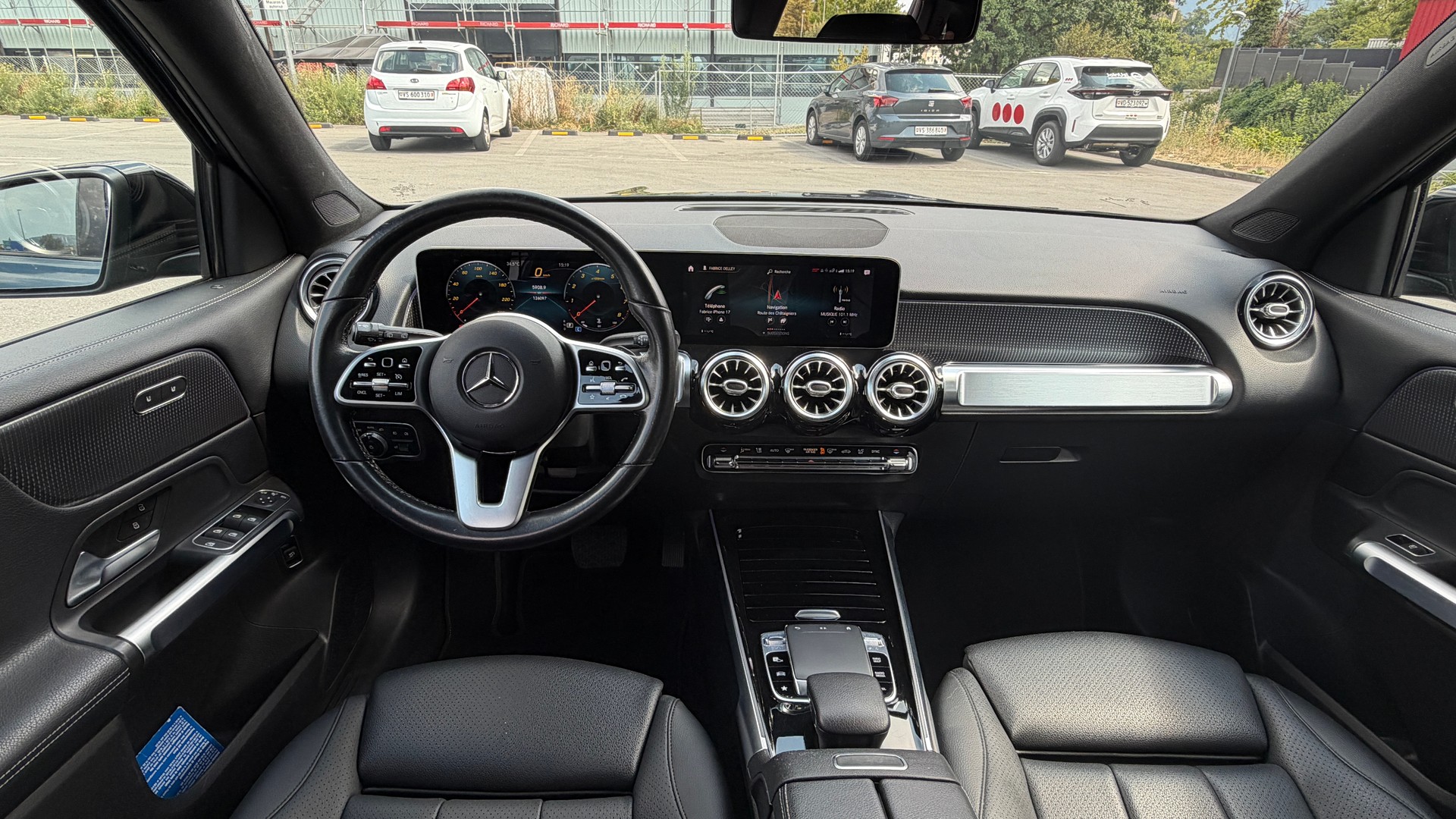 MERCEDES-BENZ GLB 250 Progressive 4matic-image-5