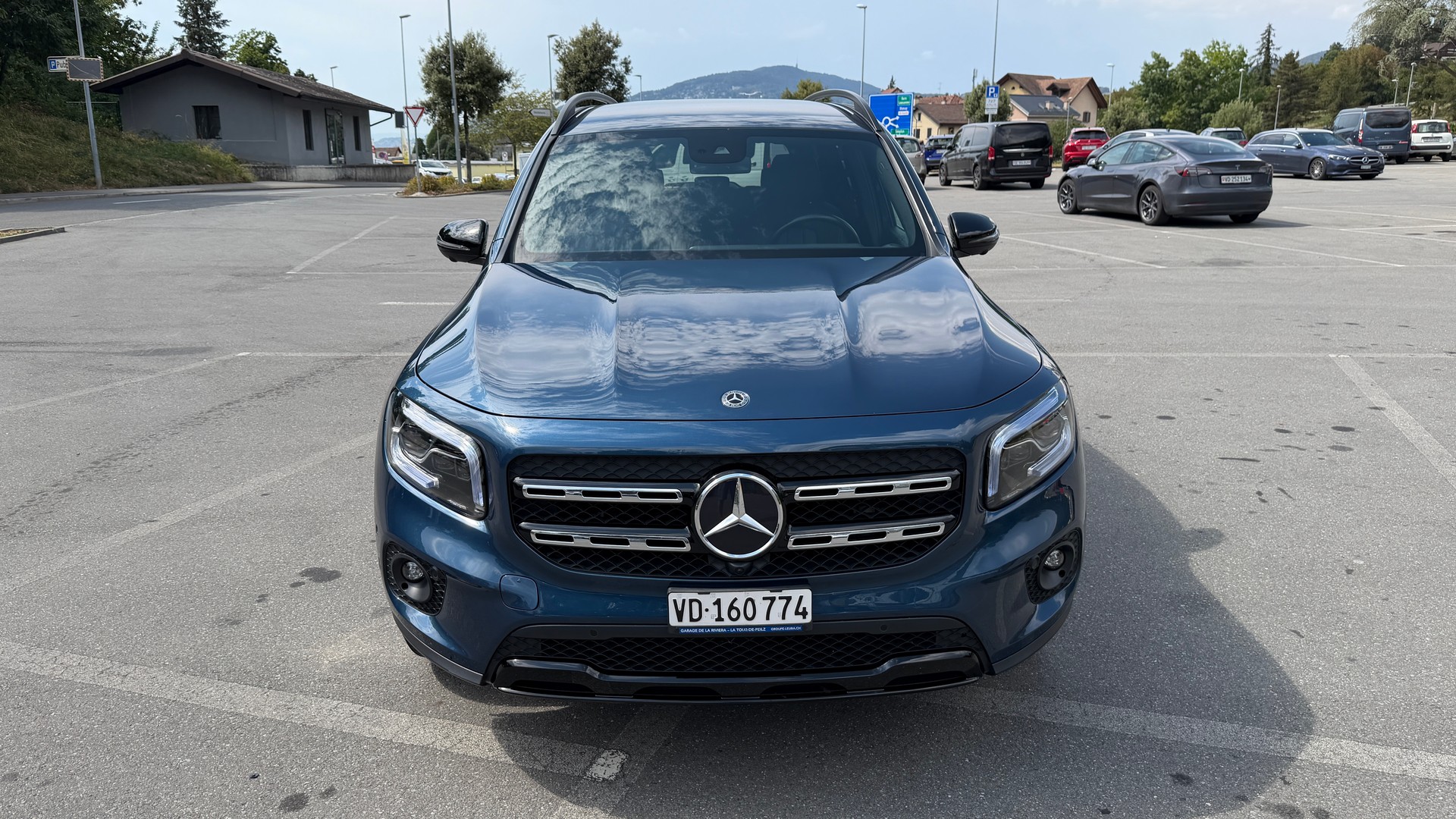 MERCEDES-BENZ GLB 250 Progressive 4matic-image-3
