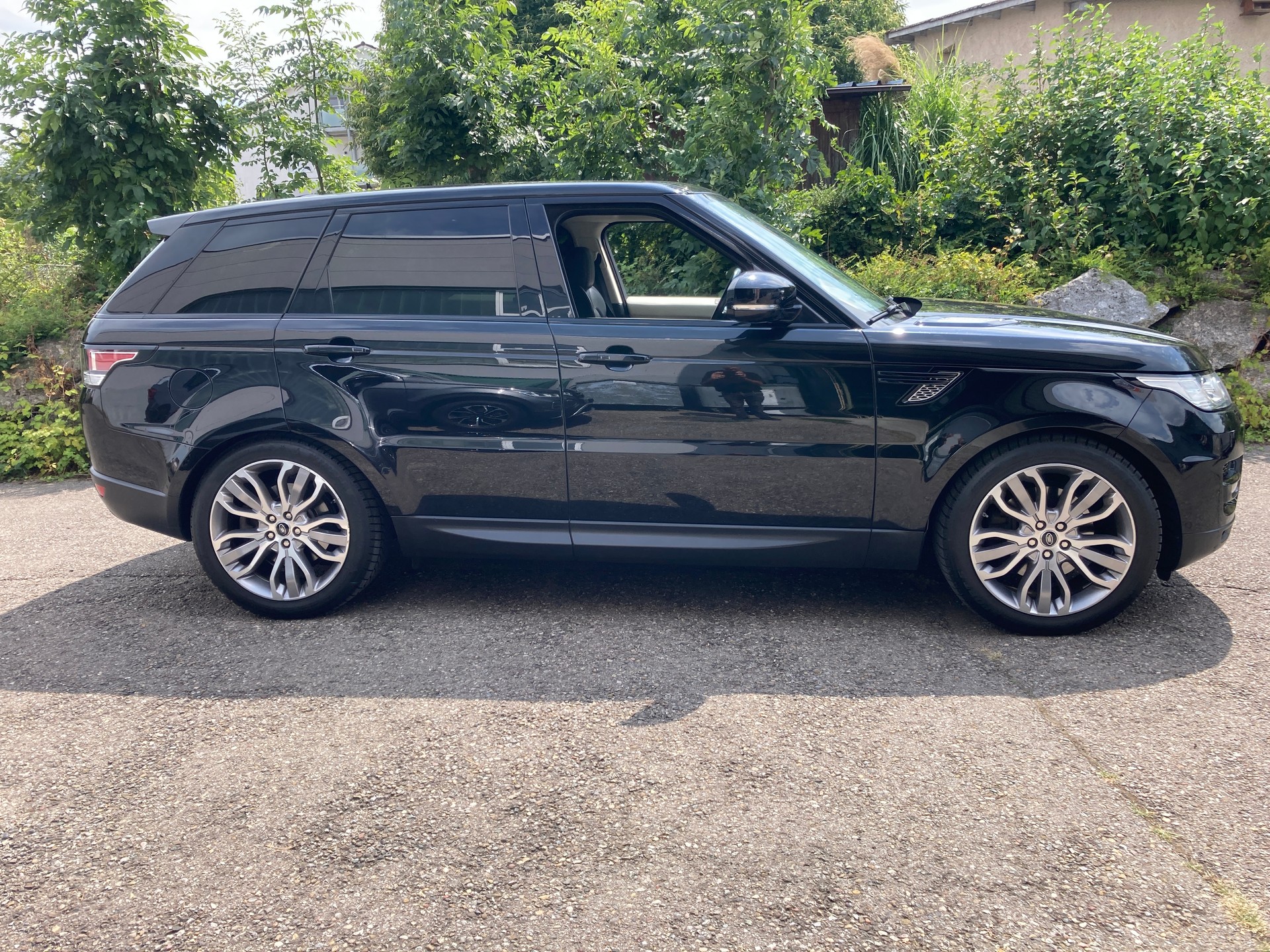 LAND ROVER 3.0 V6 SC HSE Dynamic-image-2