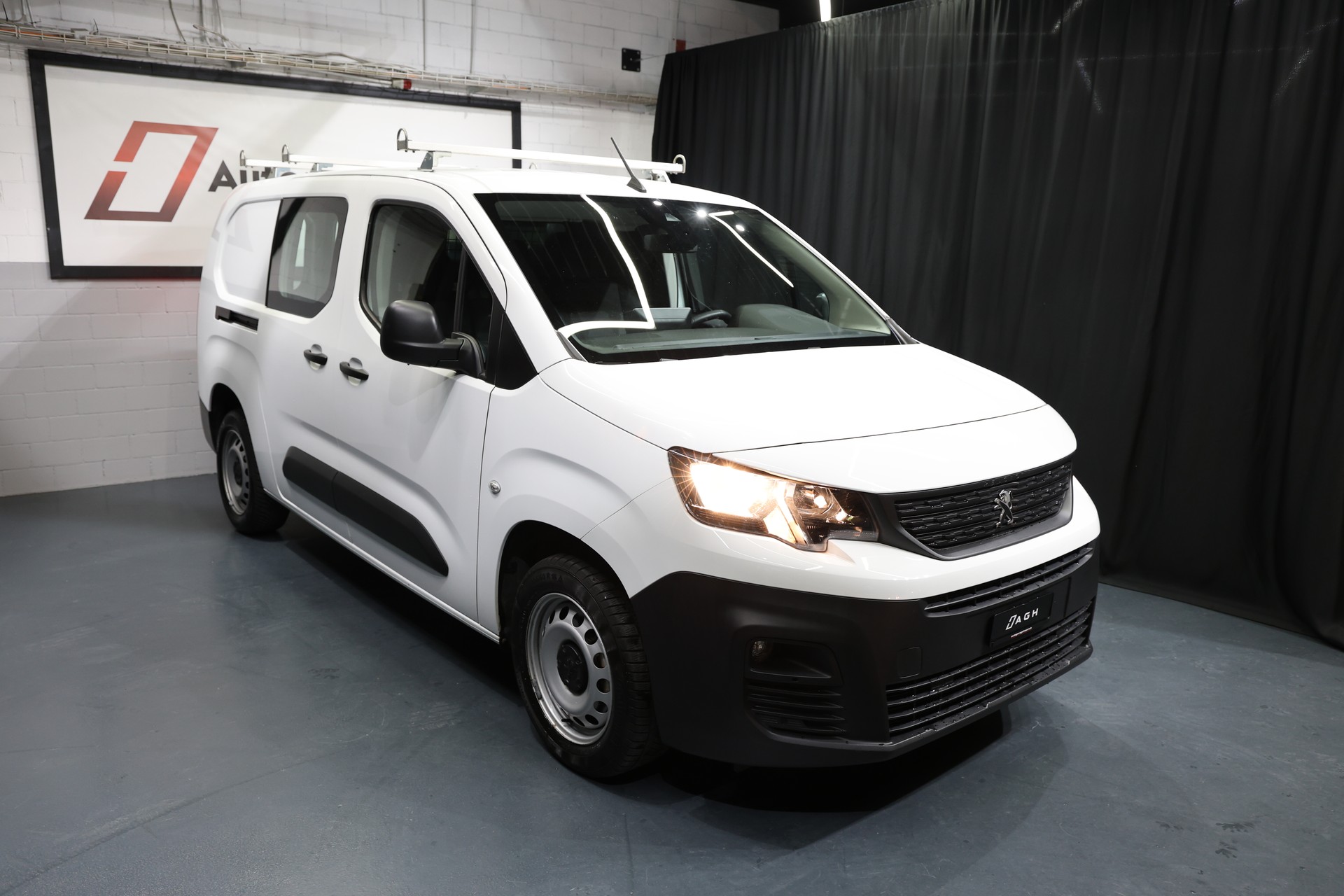 PEUGEOT Partner 1.5 Blue HDi s/s Asphalt Long 1000kg-image-4