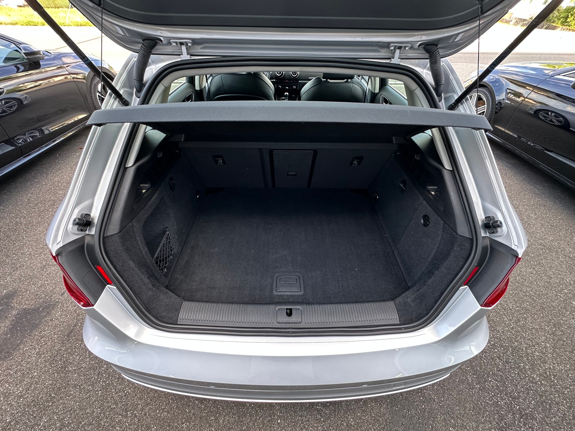 AUDI S3 Sportback 2.0 TFSI quattro-image-10