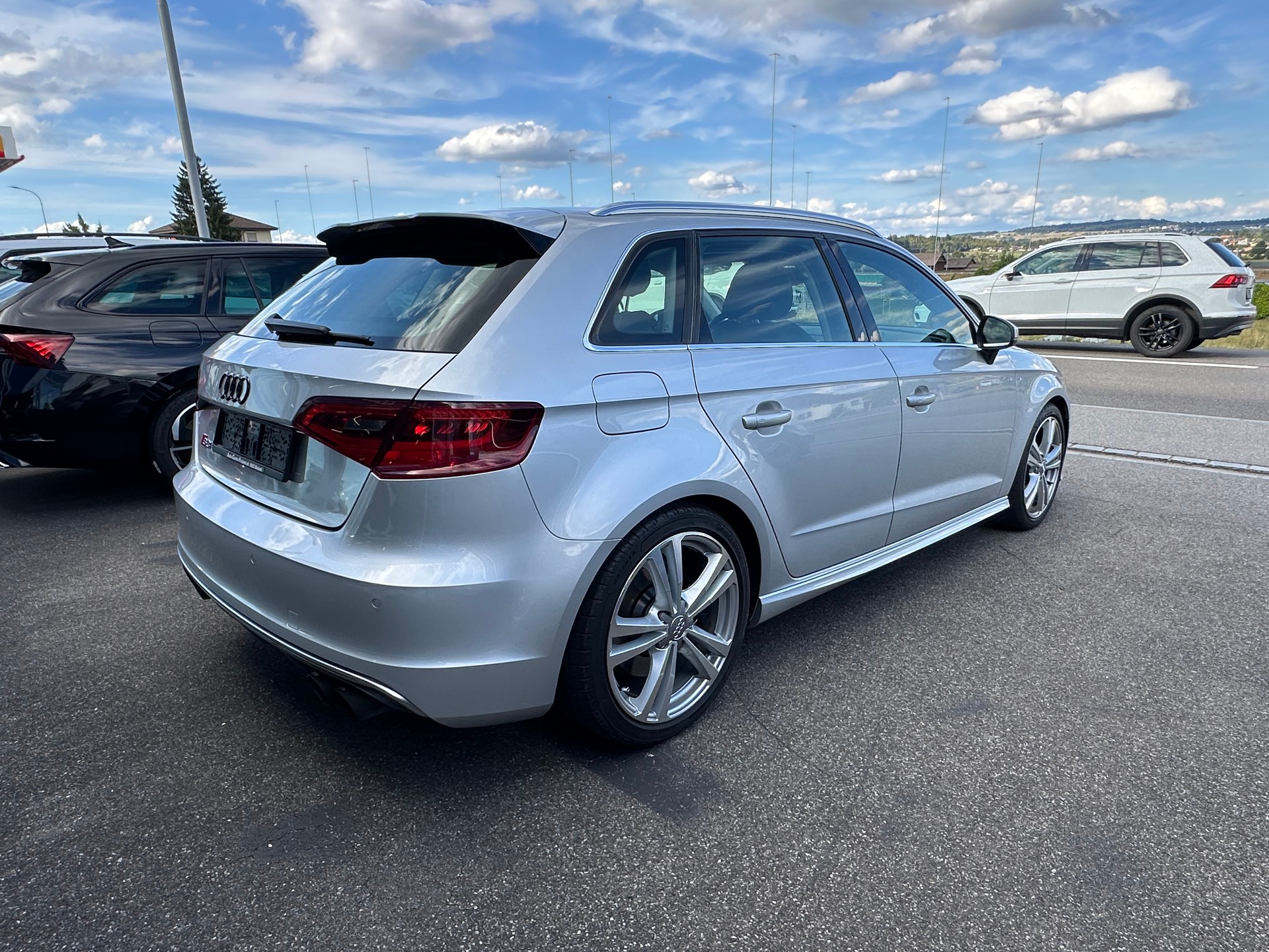 AUDI S3 Sportback 2.0 TFSI quattro-image-4