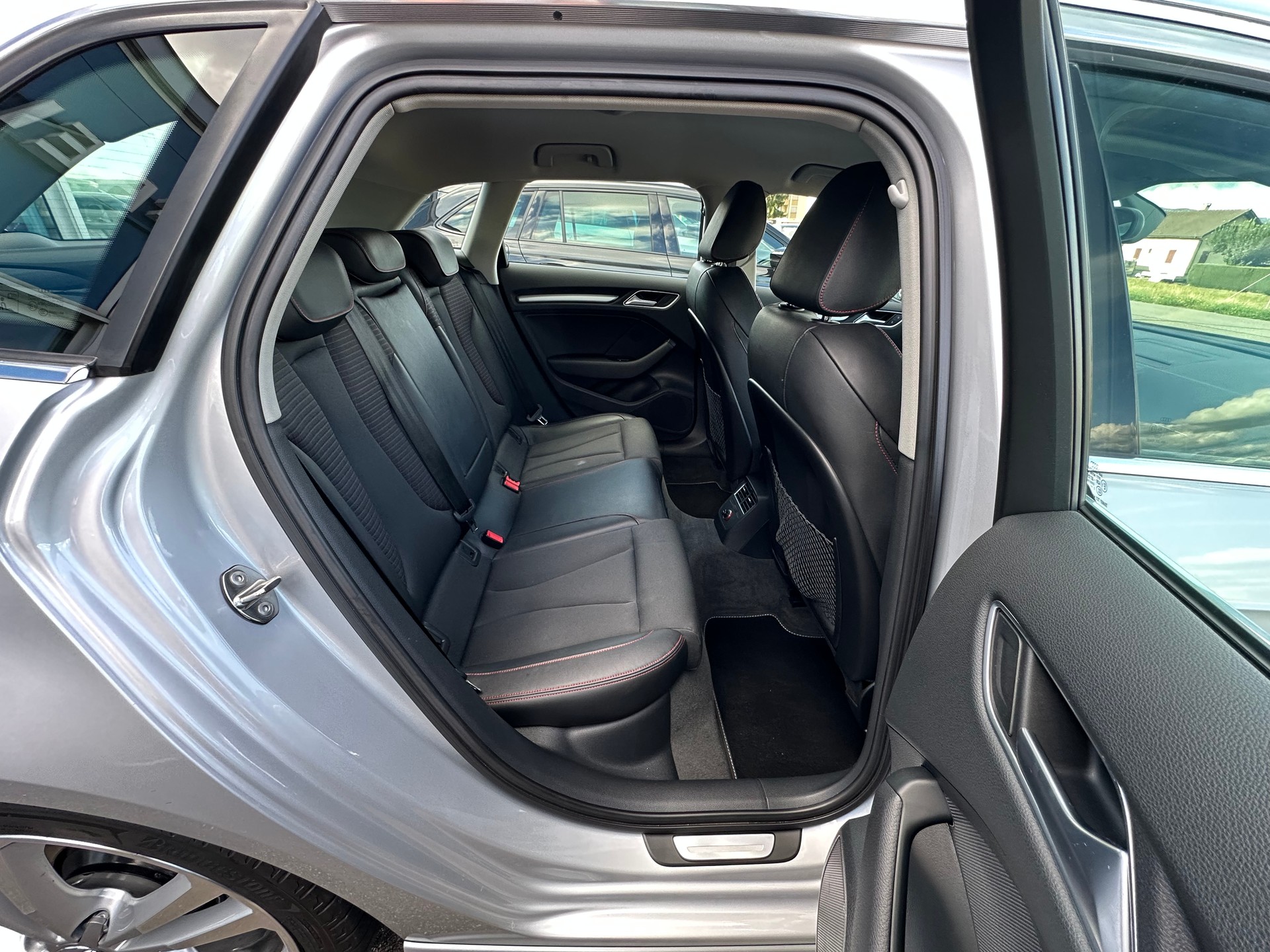 AUDI S3 Sportback 2.0 TFSI quattro-image-7
