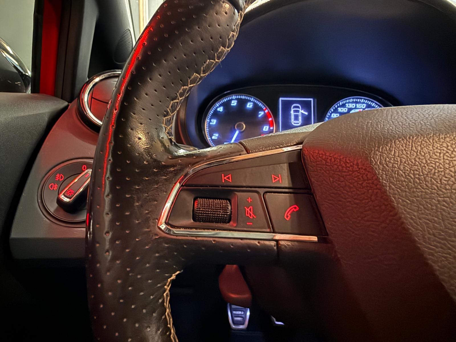 SEAT Ibiza SC 1.8 TSI Cupra *carplay*-image-18