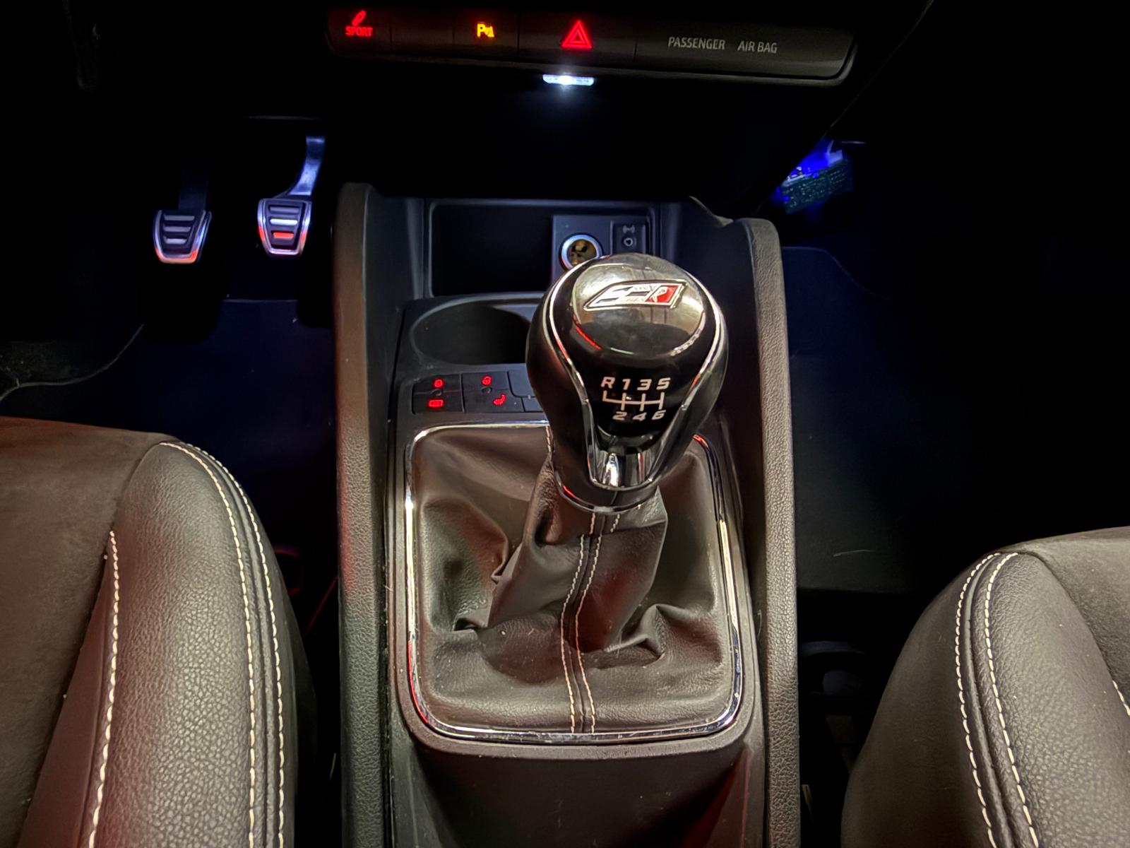 SEAT Ibiza SC 1.8 TSI Cupra *carplay*-image-24