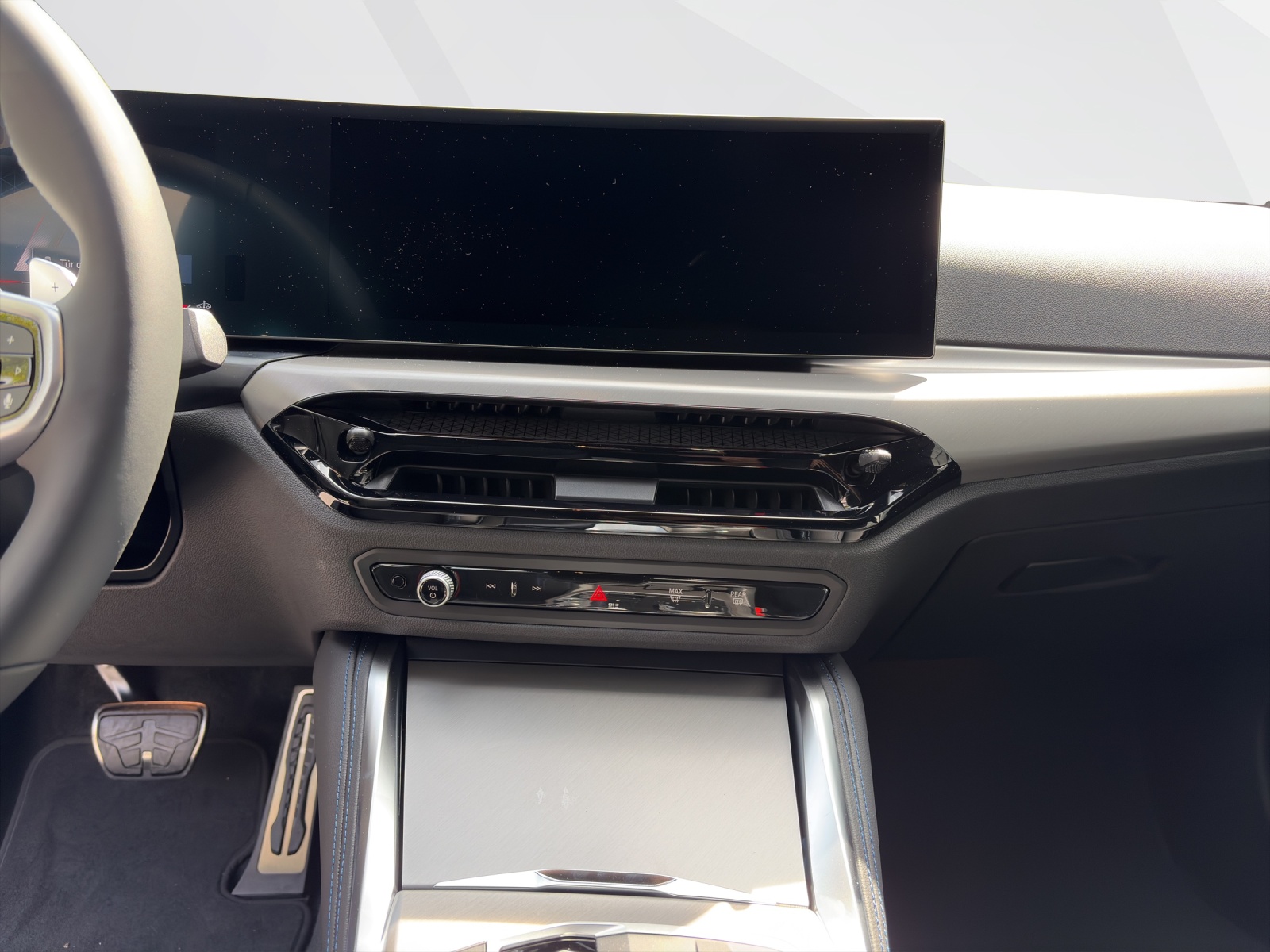 BMW M240i xDrive Coupé-image-13