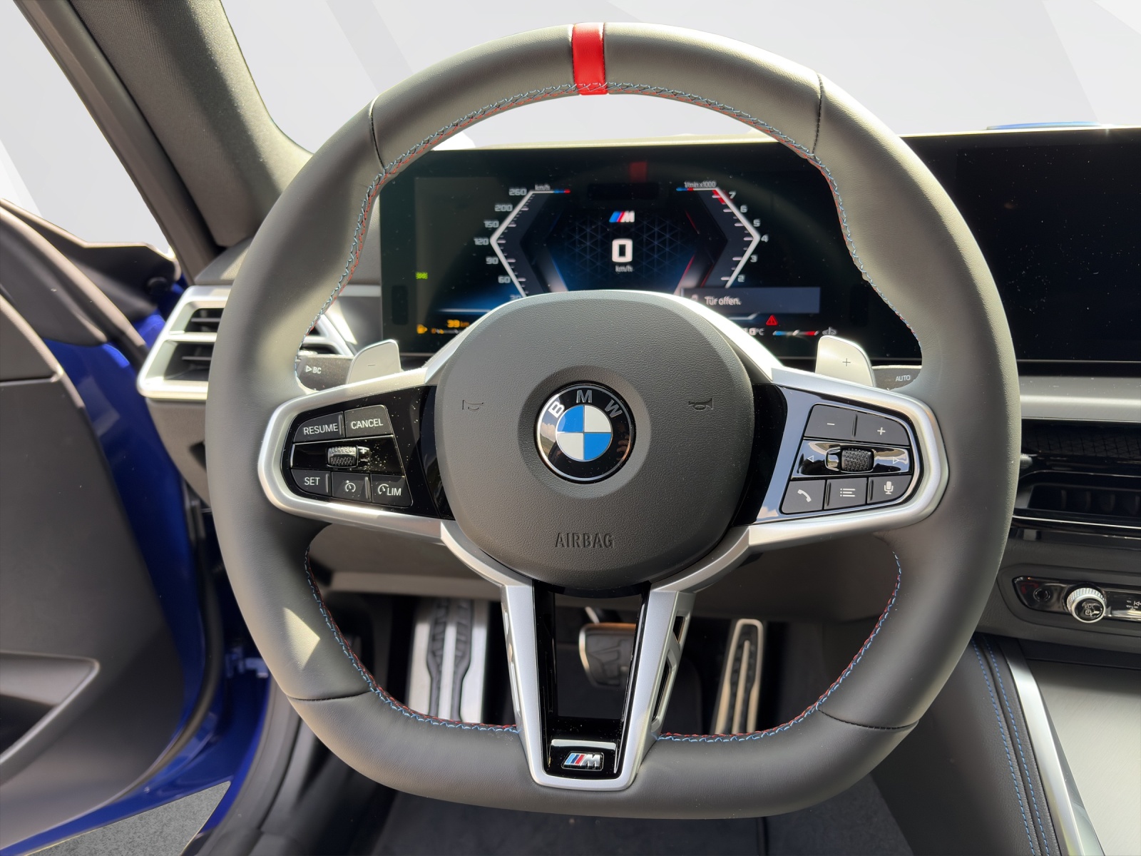BMW M240i xDrive Coupé-image-11
