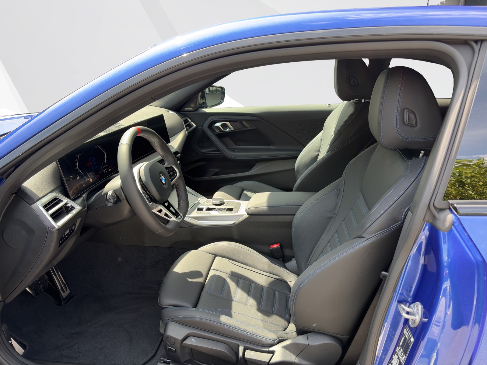 BMW M240i xDrive Coupé-image-9