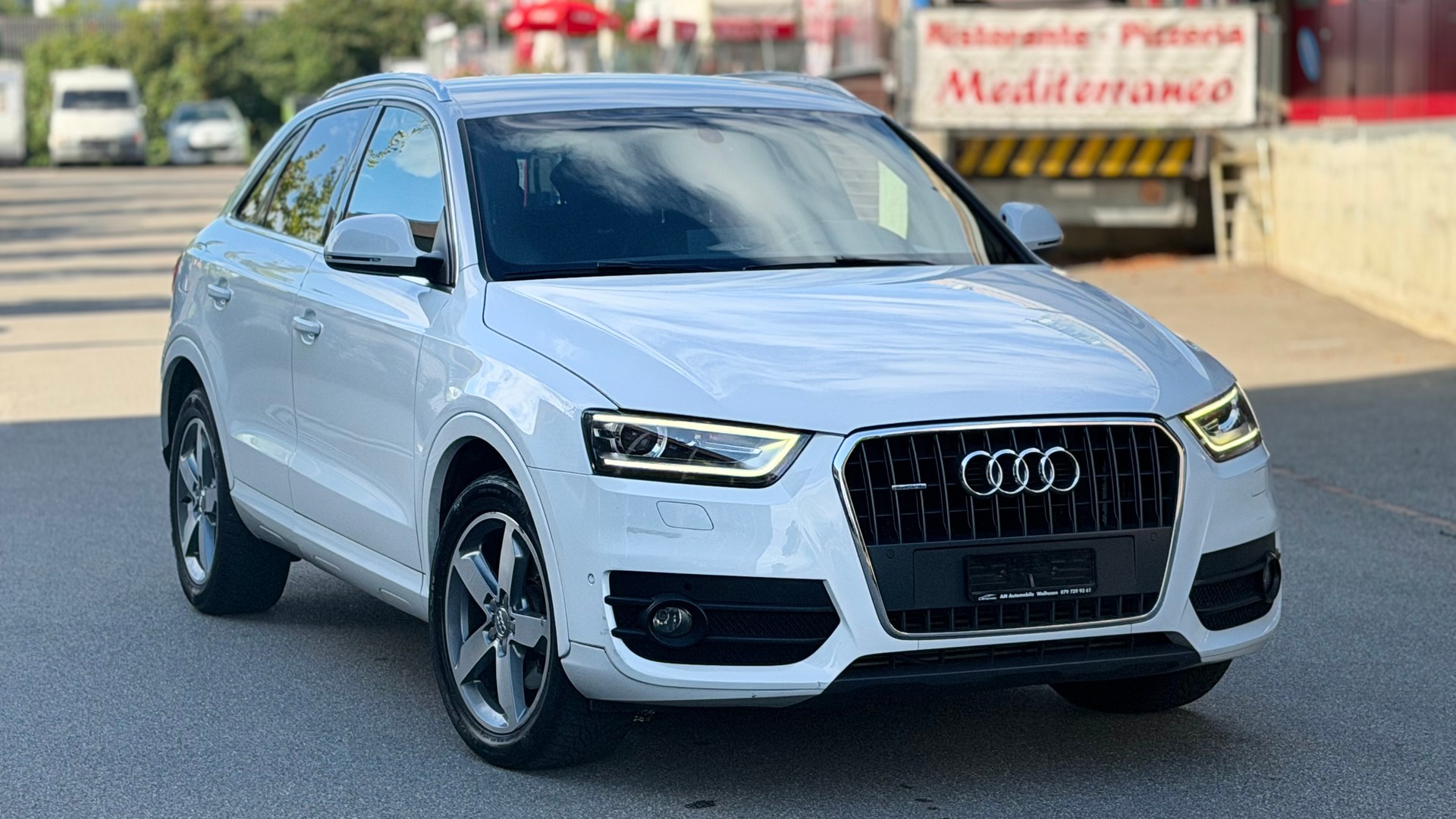 AUDI Q3 2.0 TFSI quattro S-tronic-image-1