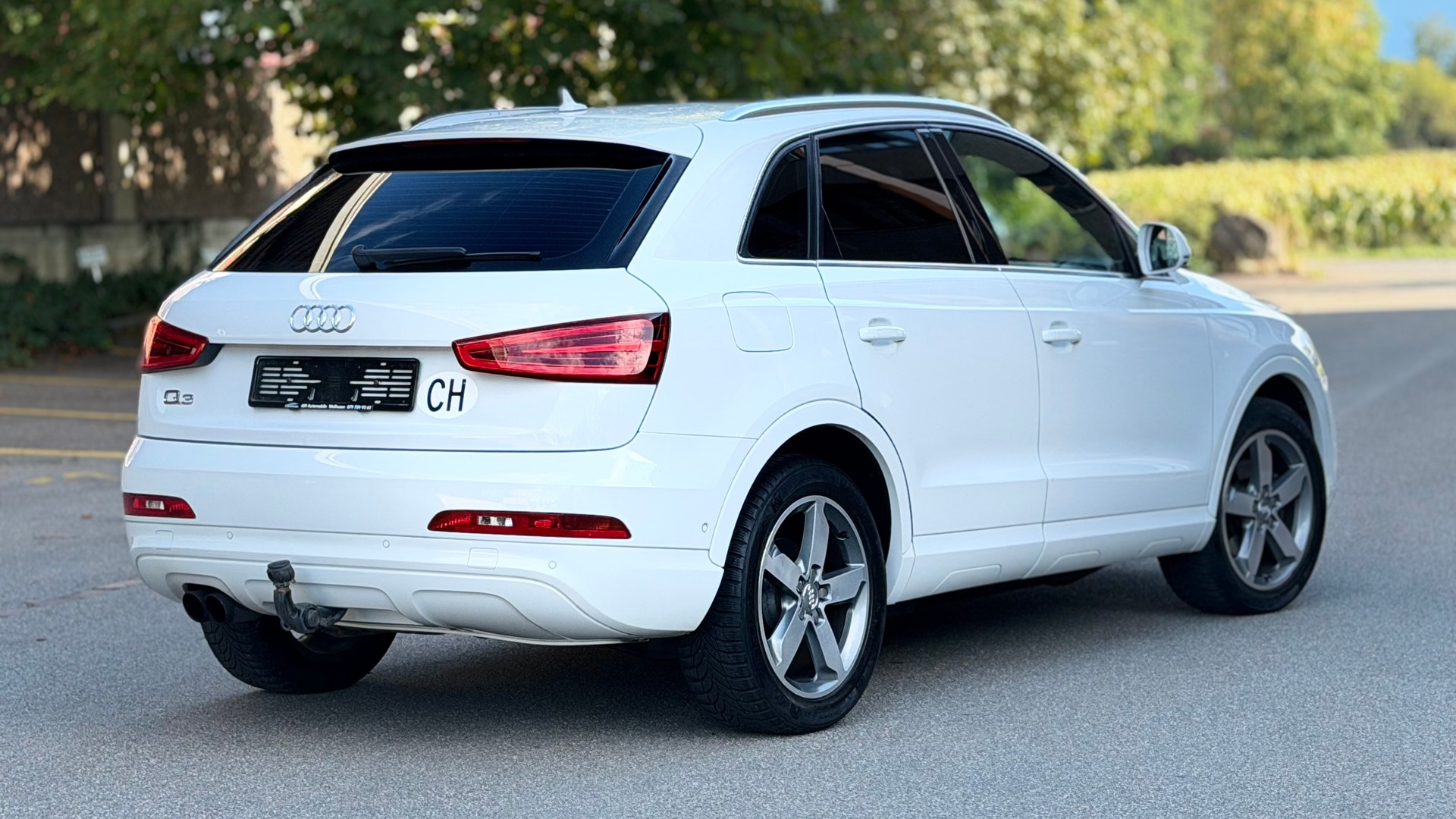 AUDI Q3 2.0 TFSI quattro S-tronic-image-2