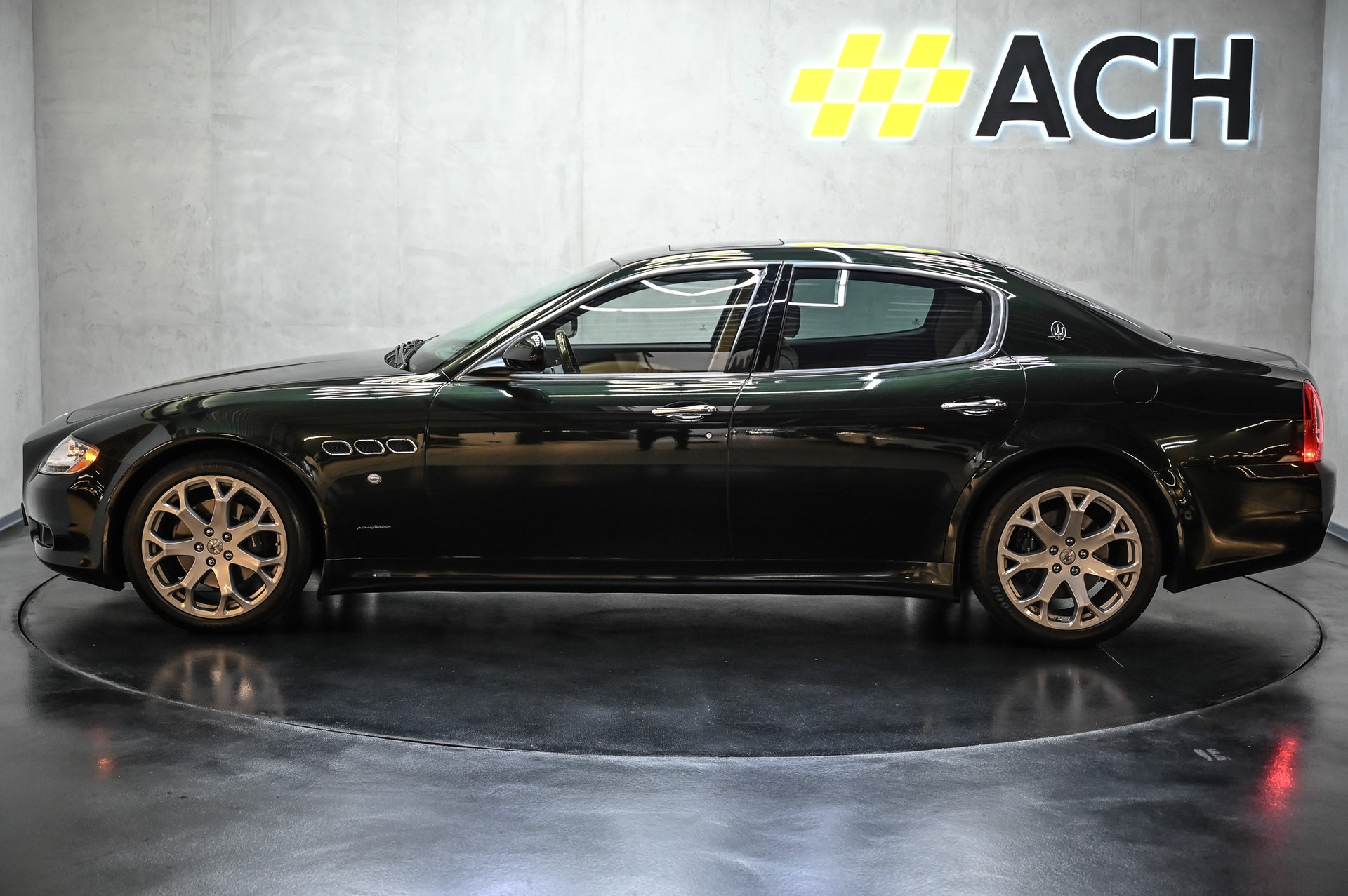 MASERATI Quattroporte 4.2 V8-image-4