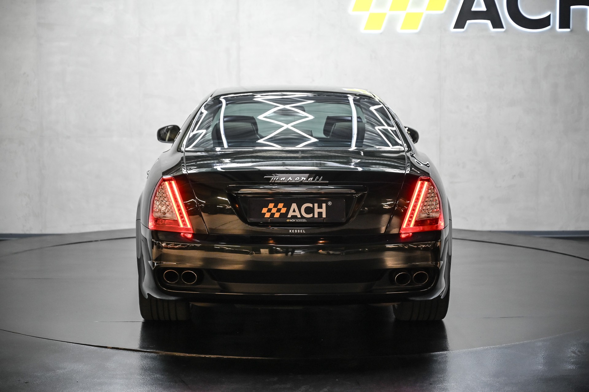 MASERATI Quattroporte 4.2 V8-image-7