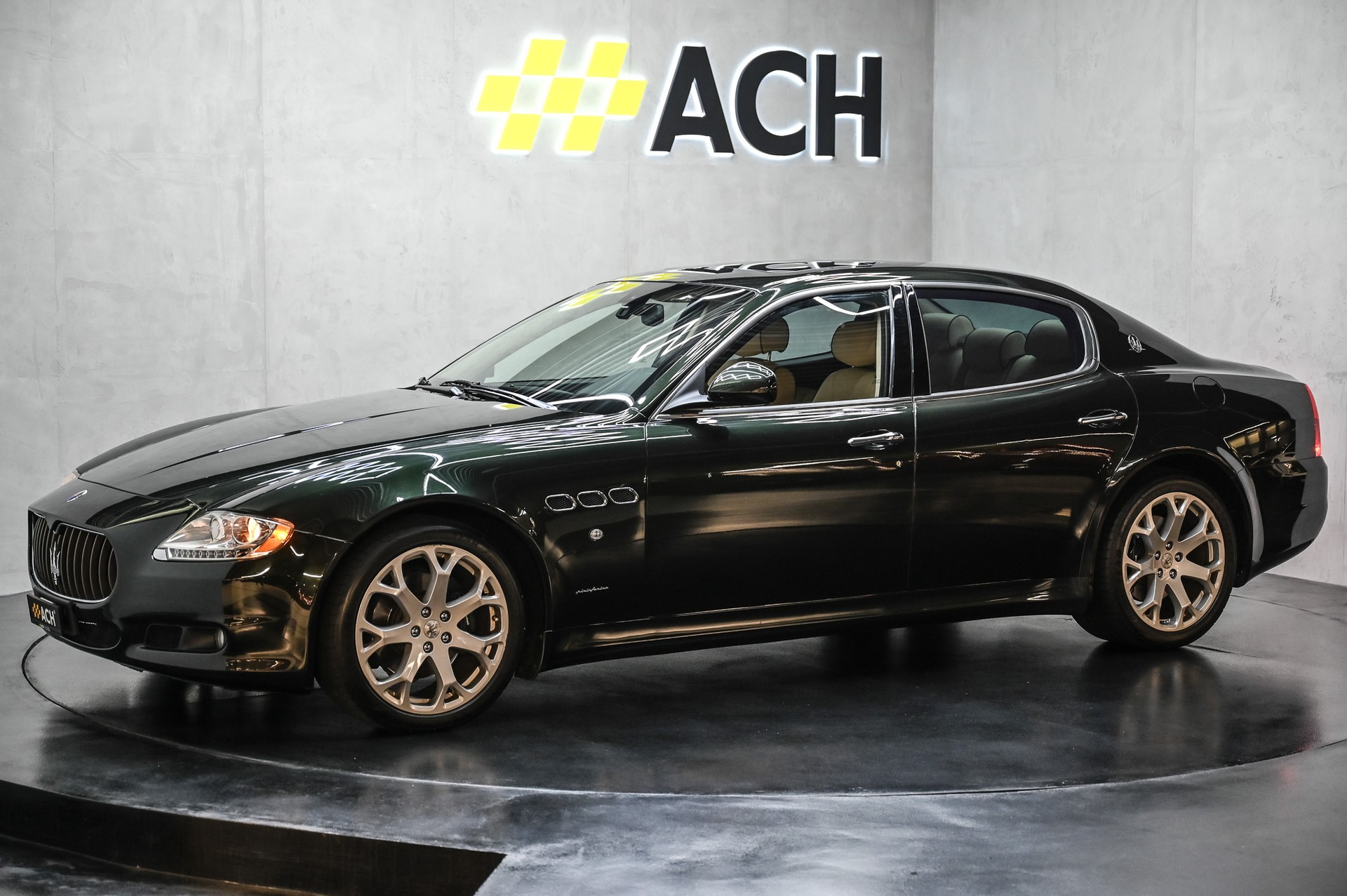 MASERATI Quattroporte 4.2 V8-image-3