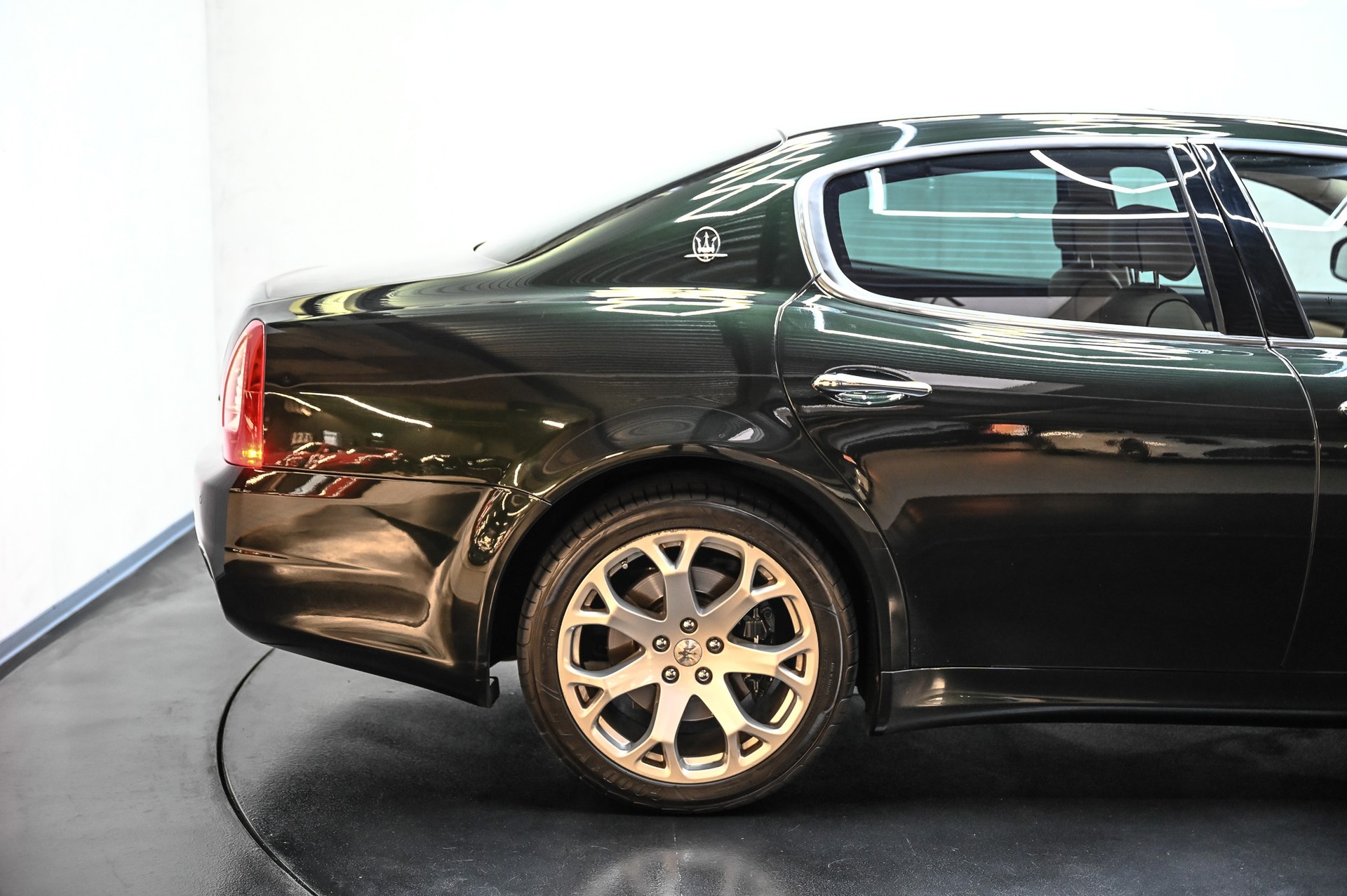 MASERATI Quattroporte 4.2 V8-image-13