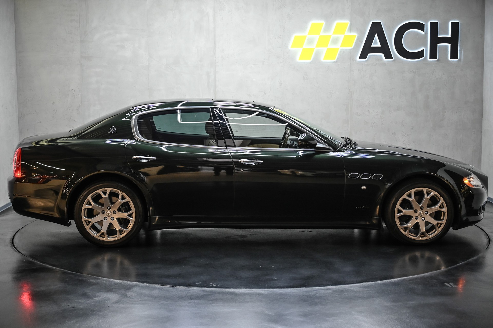 MASERATI Quattroporte 4.2 V8-image-10