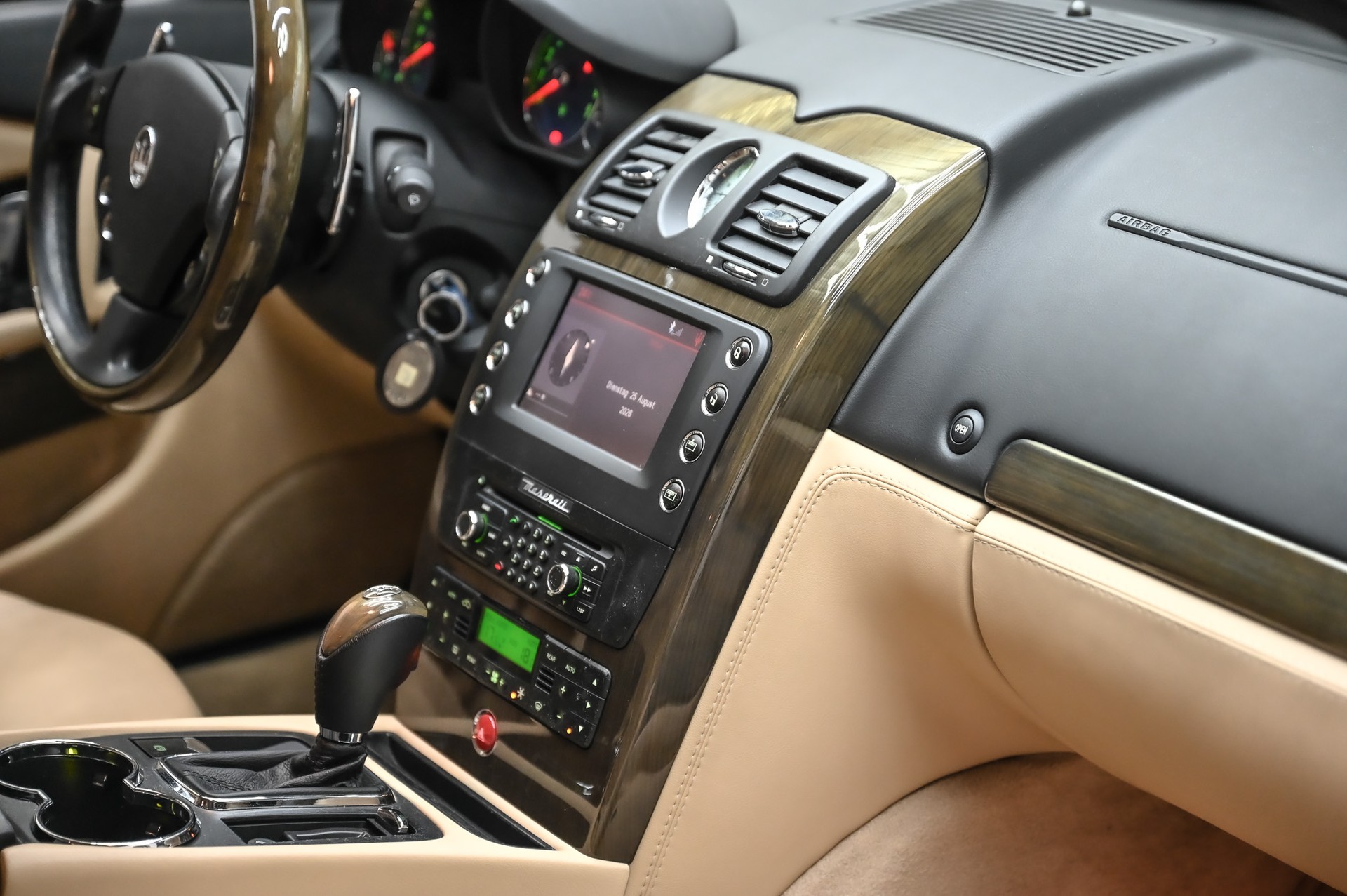 MASERATI Quattroporte 4.2 V8-image-20