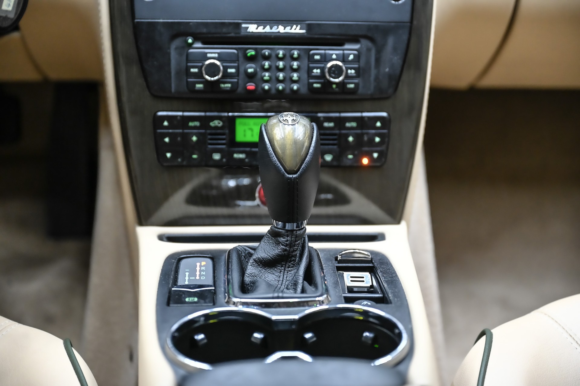 MASERATI Quattroporte 4.2 V8-image-34