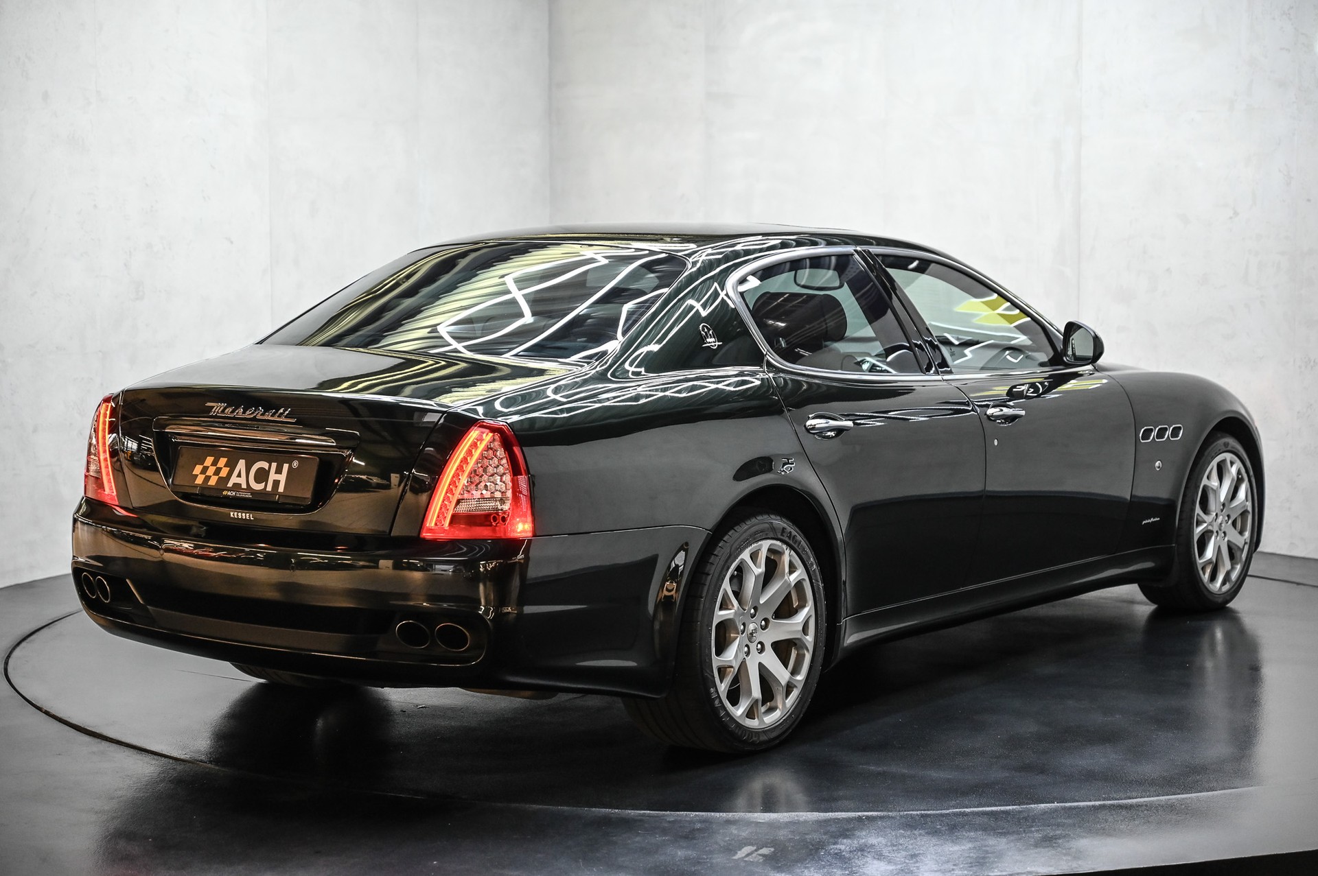 MASERATI Quattroporte 4.2 V8-image-8