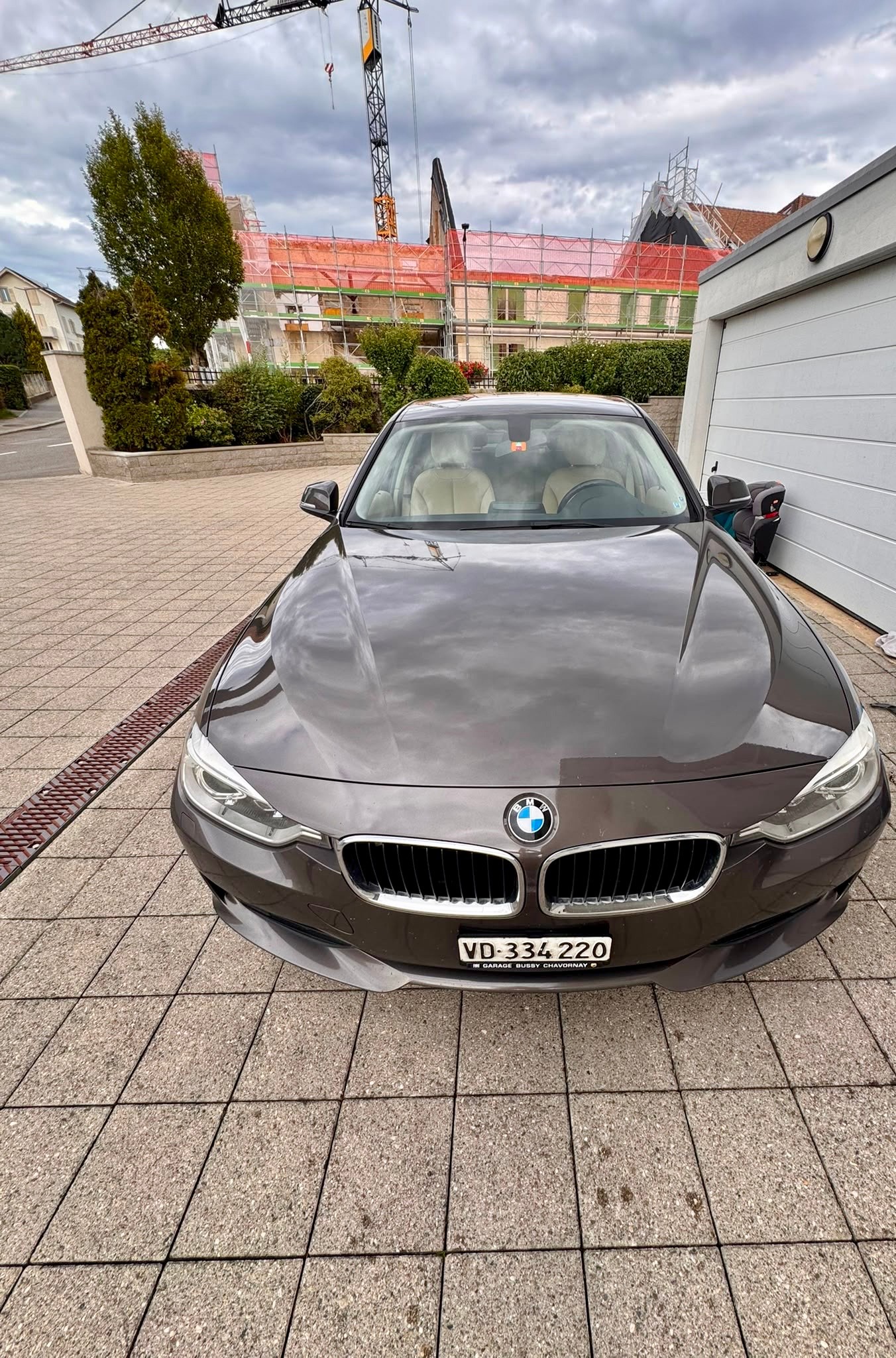 BMW 320d-image-2